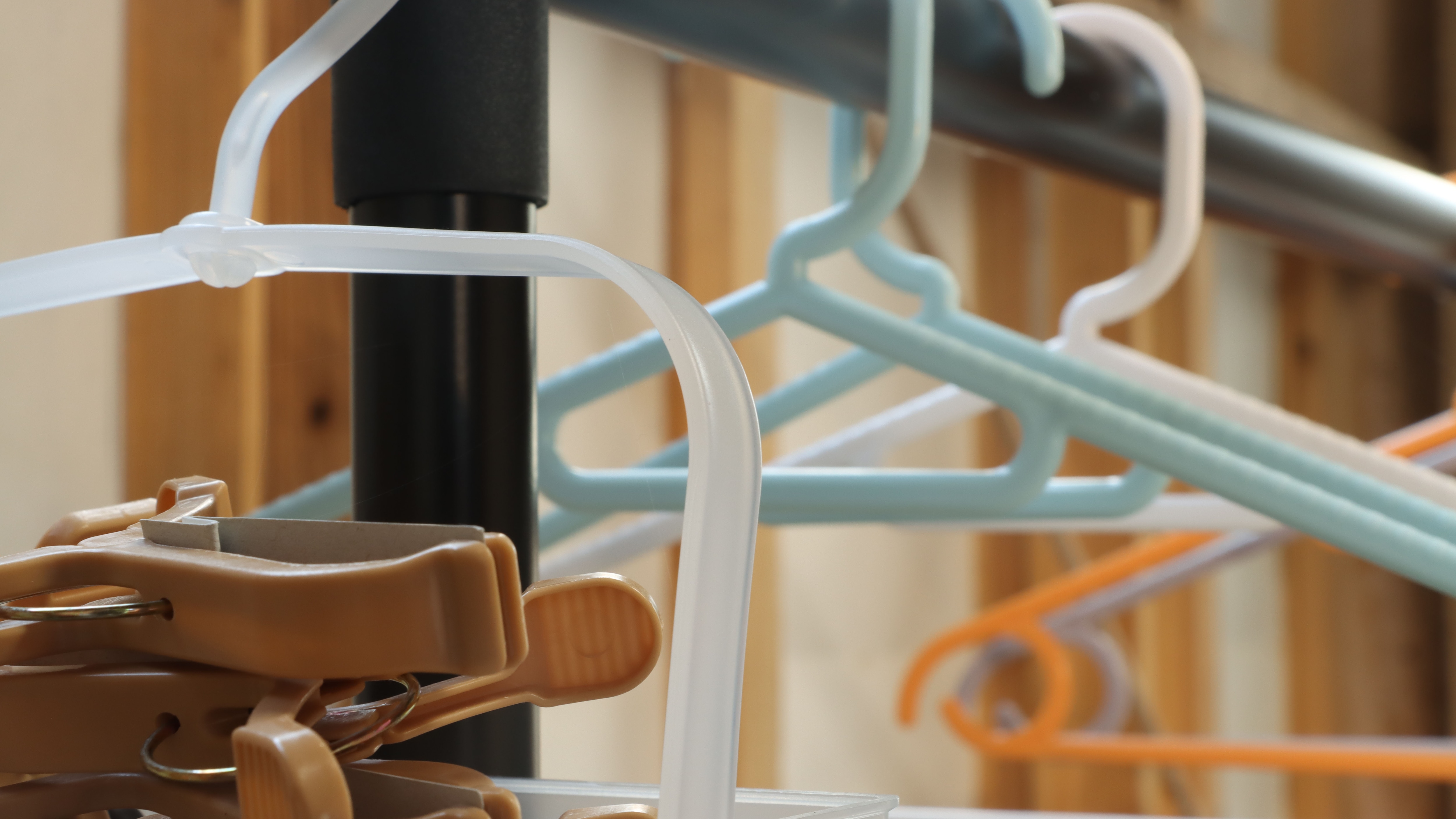 There is a space to dry wet clothes