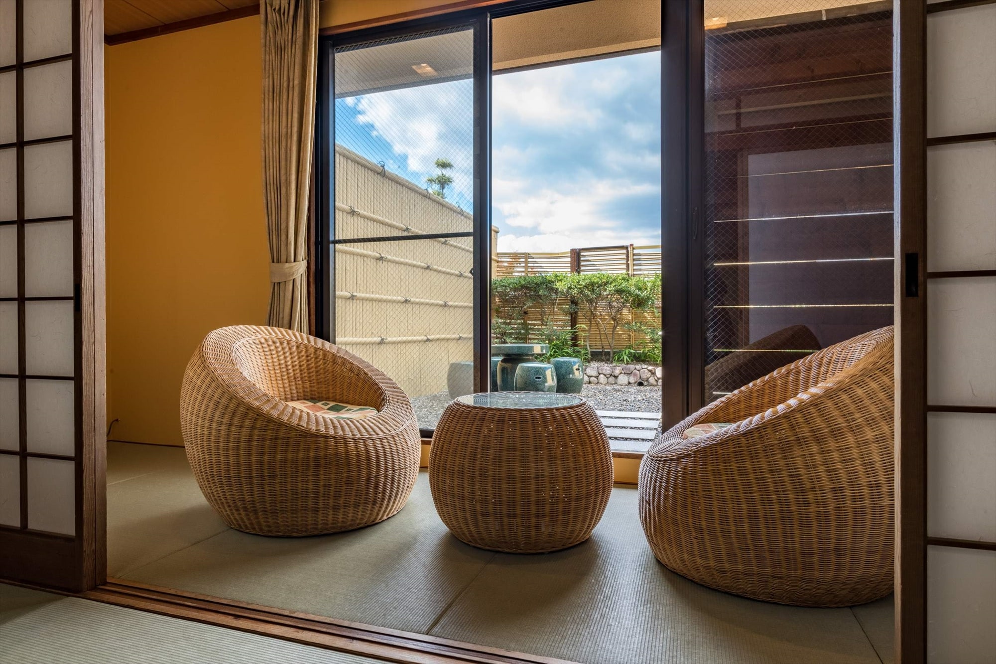 Room with open-air bath Mineyama