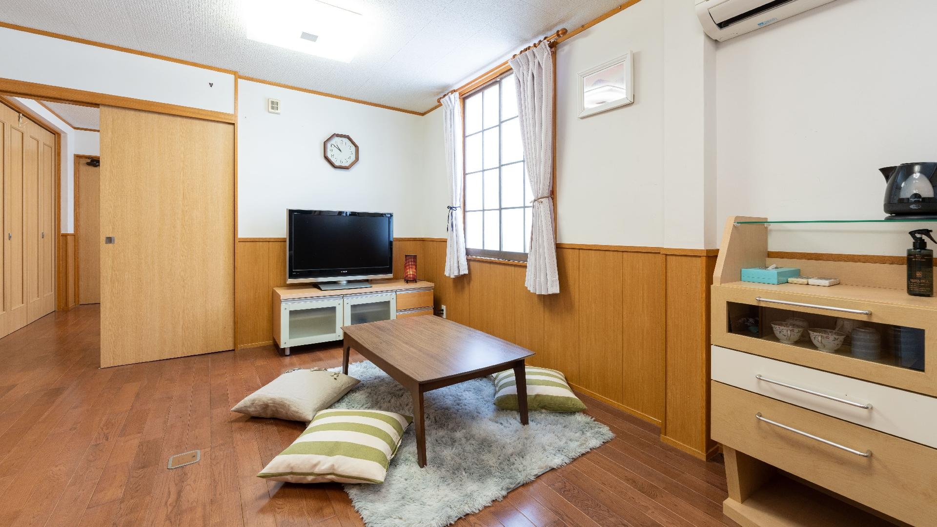 Standard family room / 45 square meters / Capacity 1 to 6 people