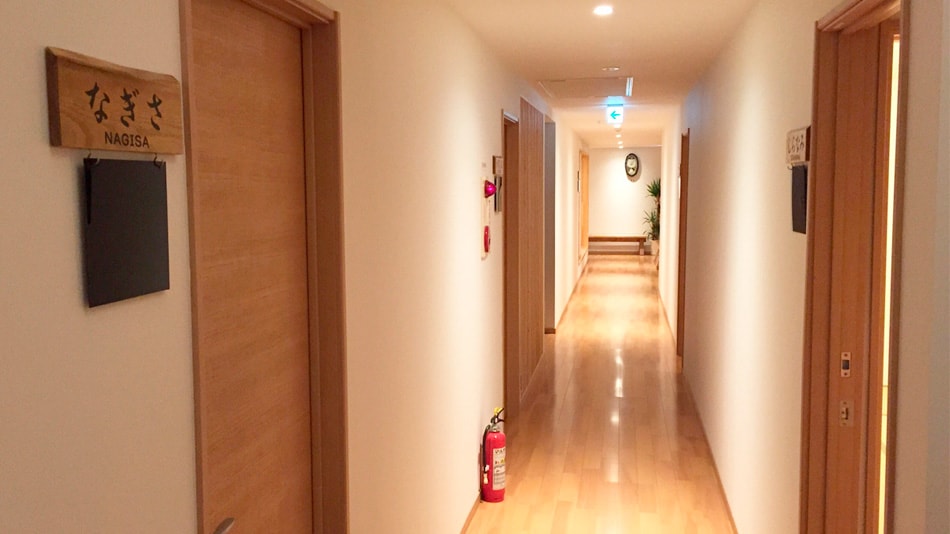2nd floor guest room corridor
