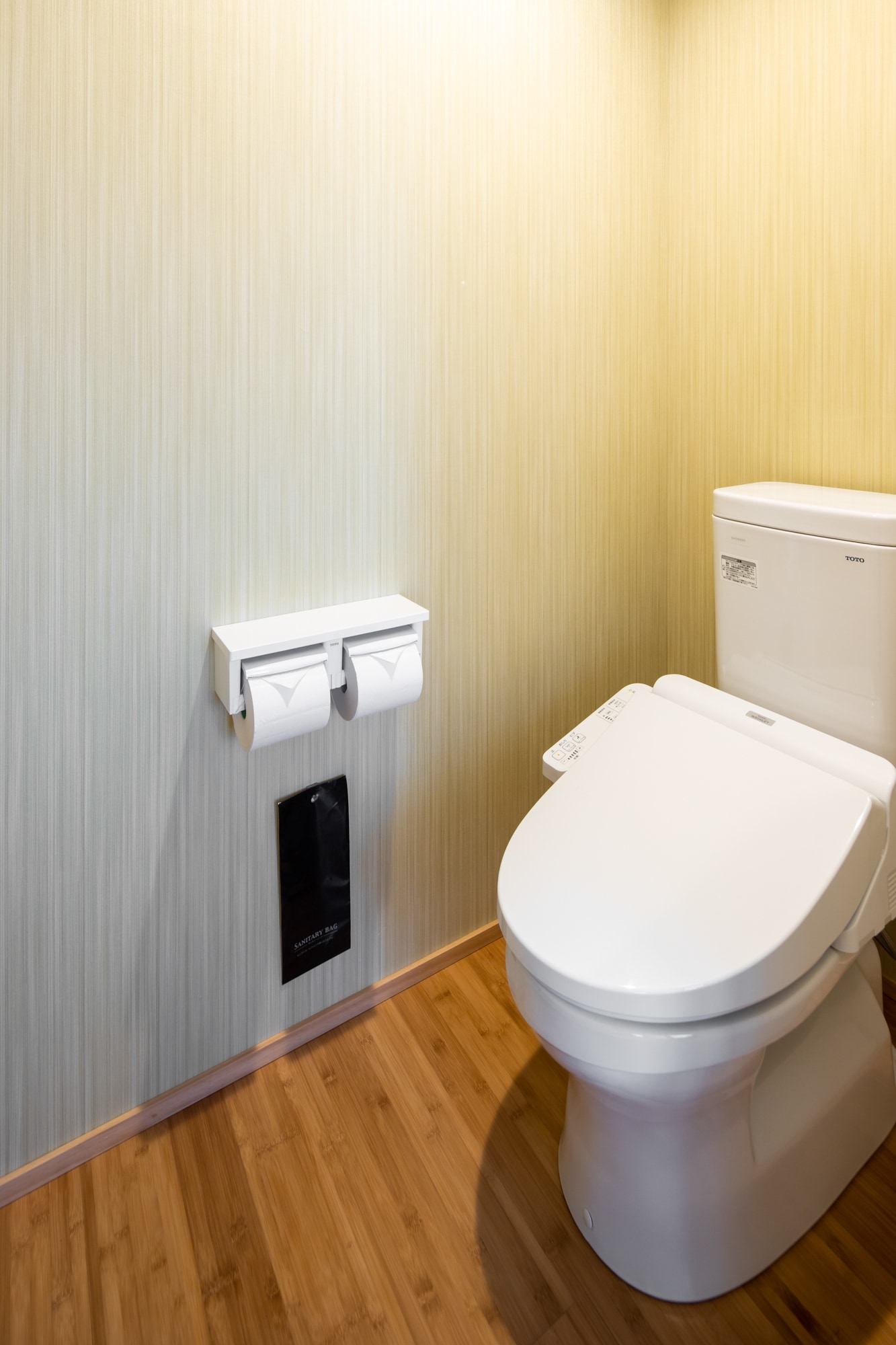 Japanese and Western room toilet