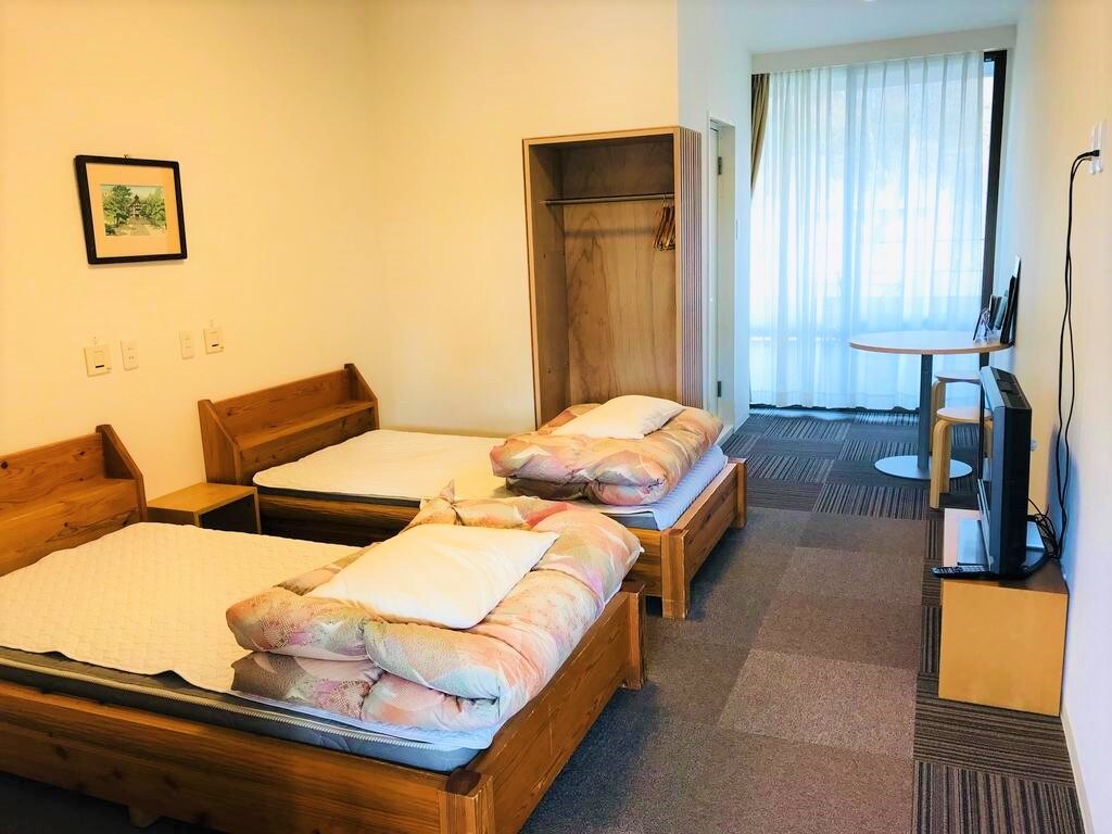 Twin room (with bath and toilet)