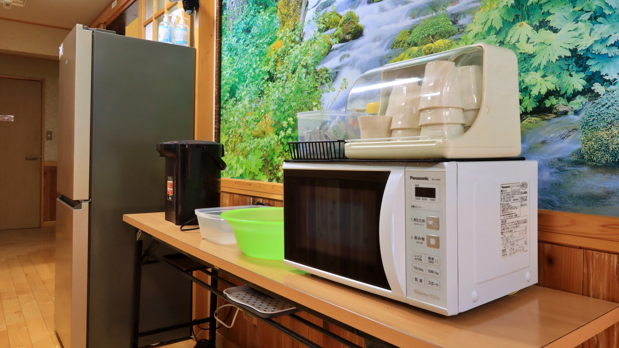 ●Shared refrigerator and microwave, tea and coffee available for free(^o^)