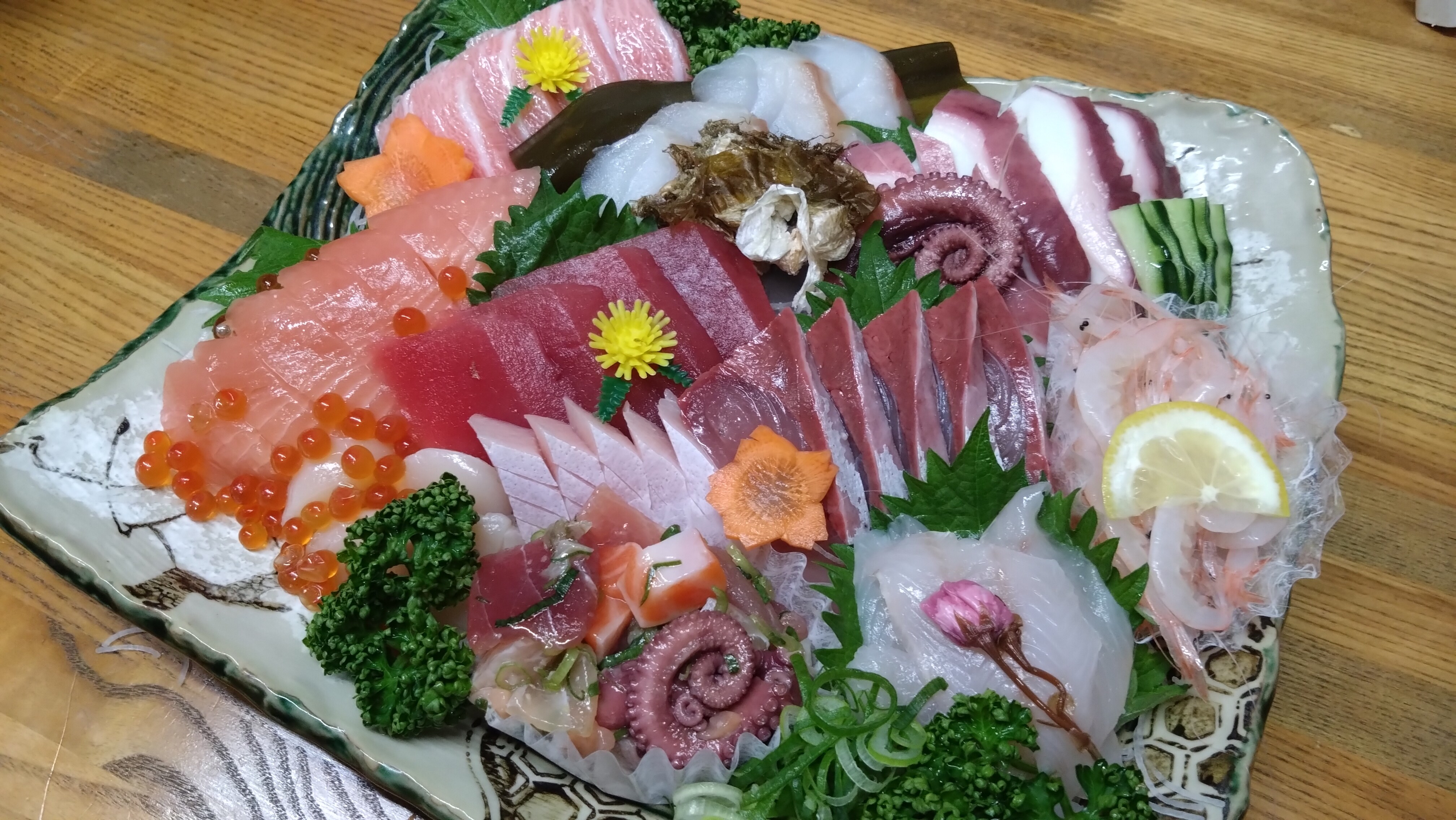 种类不多的海鲜刺身