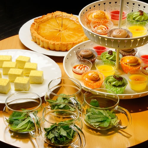 Enjoy in the lounge [Seasonal dessert buffet]