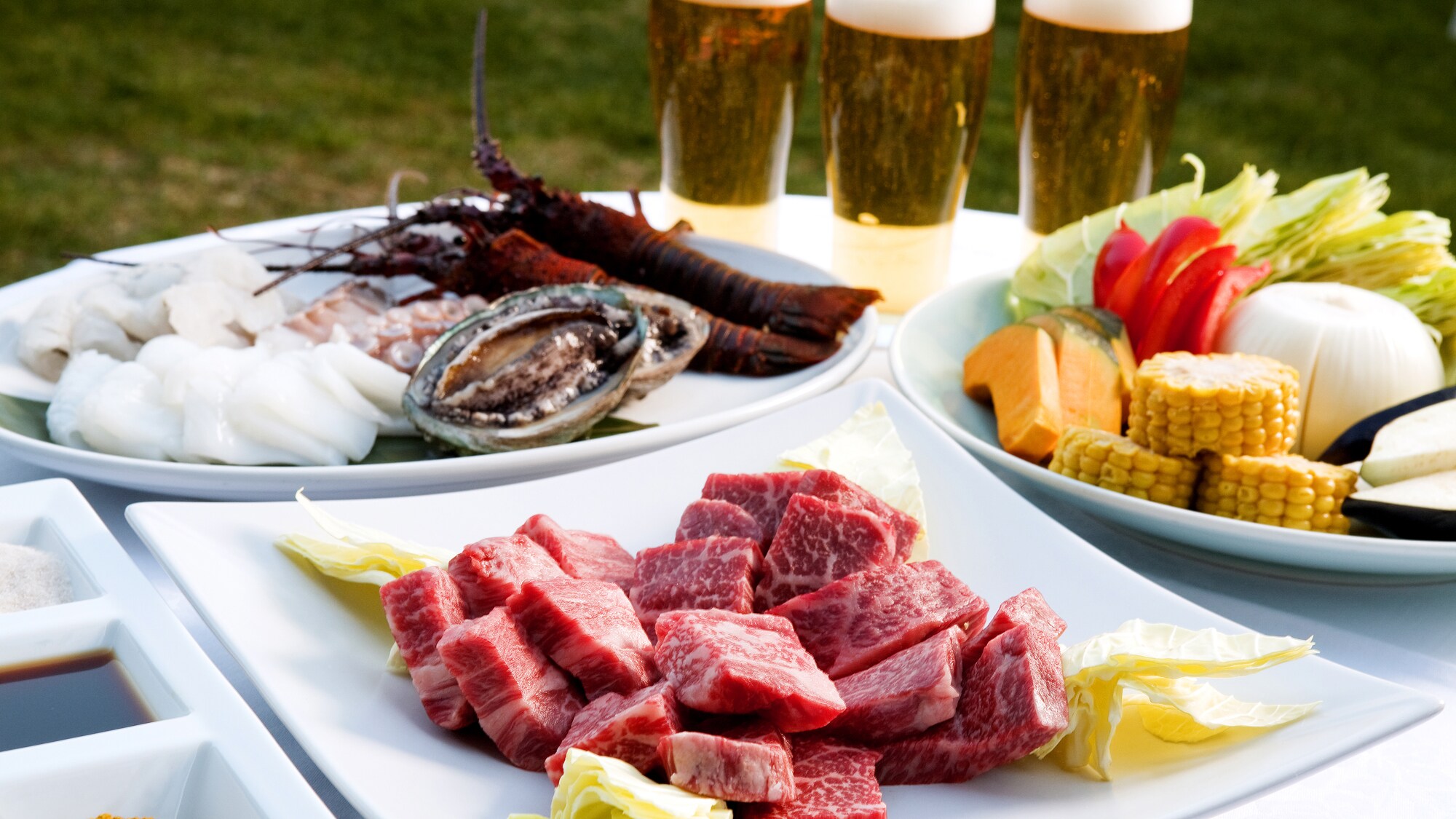 Enjoy a barbecue while listening to the sound of the waves and the sea breeze.