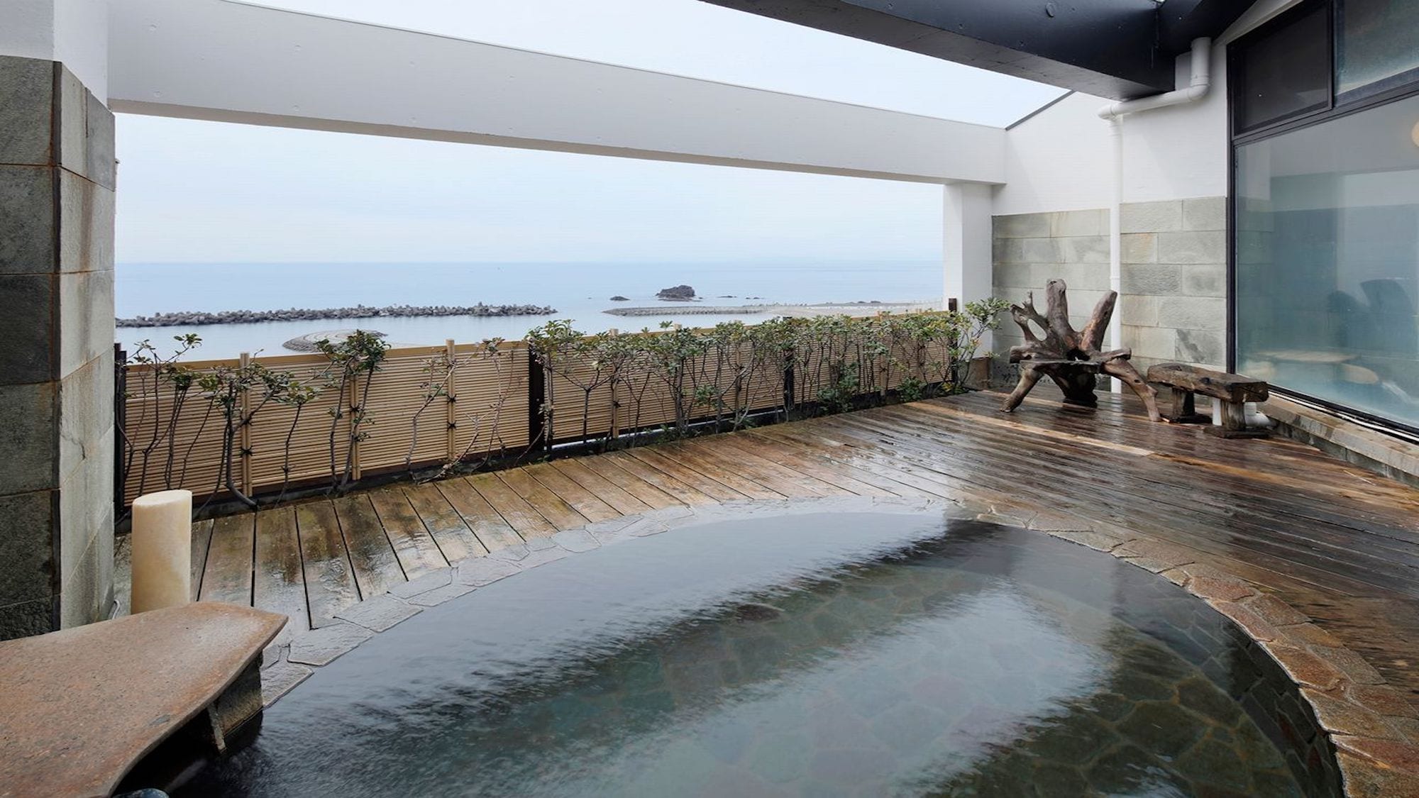 Panoramic bath