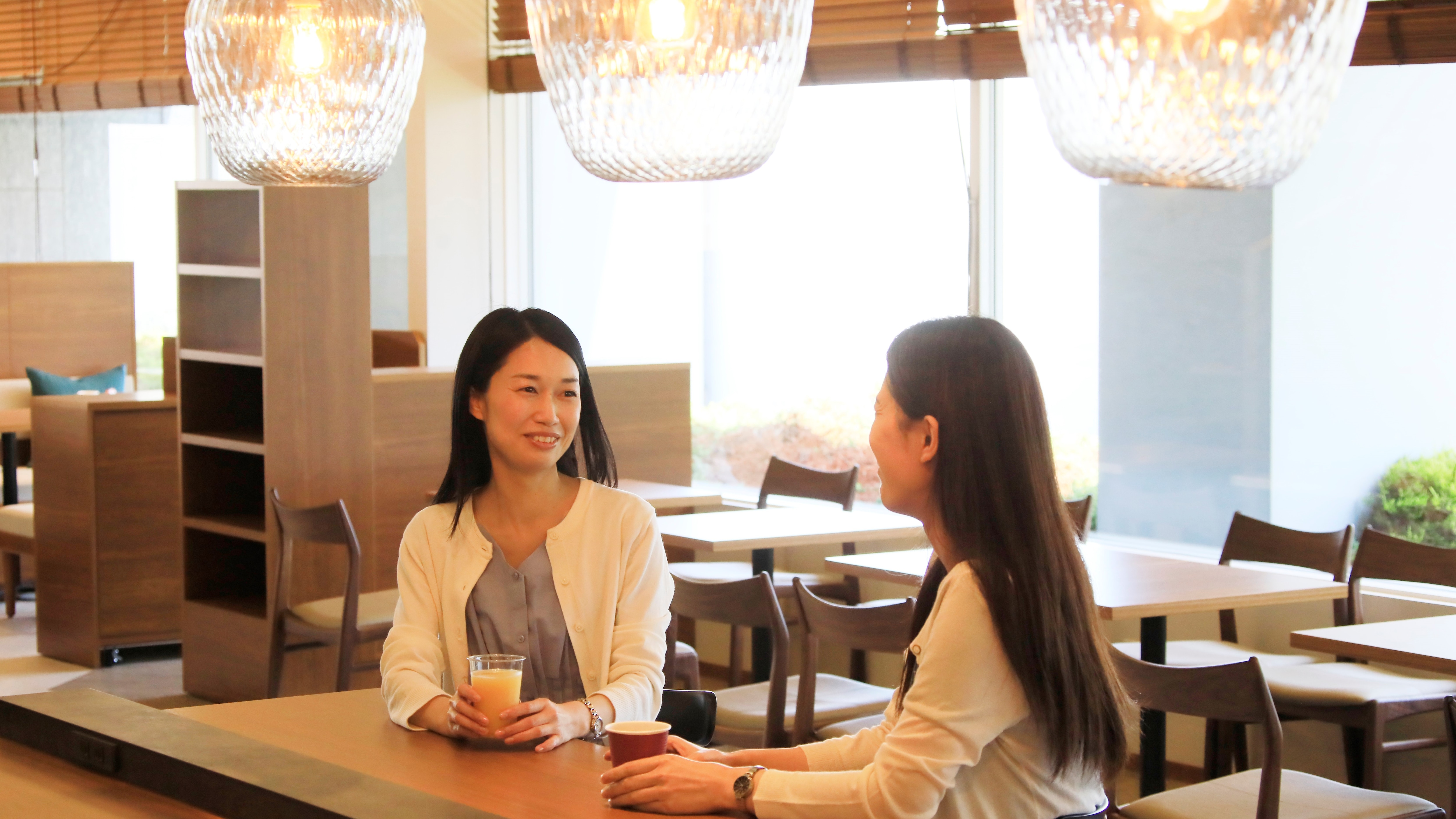 5F Premier Lounge: Guests staying at the hotel can use it freely from 12:00 to 23:00.