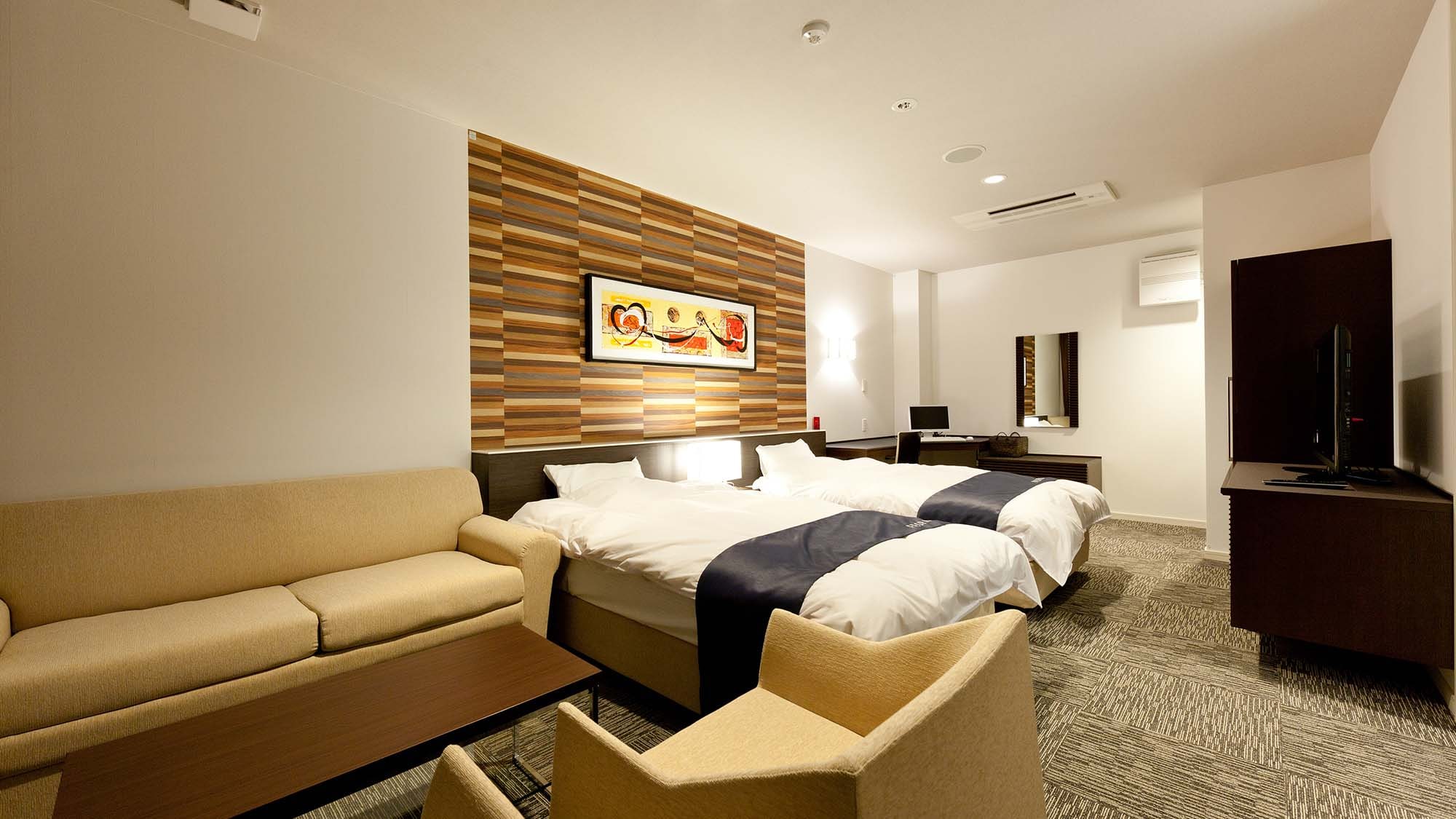 ・[Phòng 307] Tận hưởng thời gian trò chuyện khi ngồi trên chiếc ghế sofa lớn. Tôi cảm thấy như mình sẽ mất dấu thời gian và thức khuya