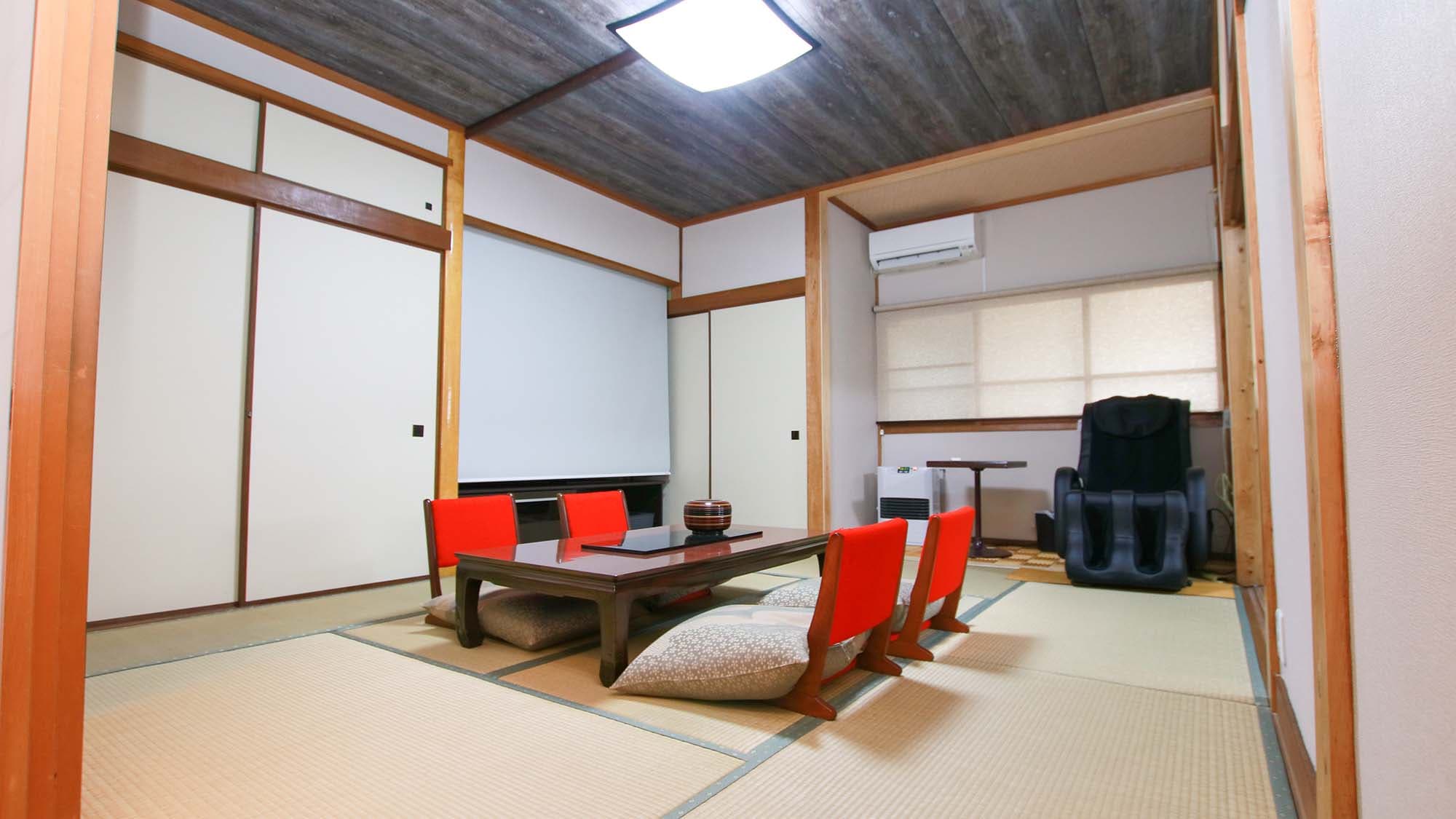 ・ Spacious chair and massage machine
