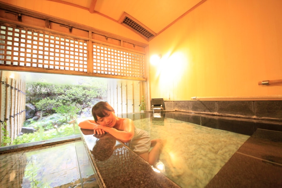 Private bath, Dancheong hot water