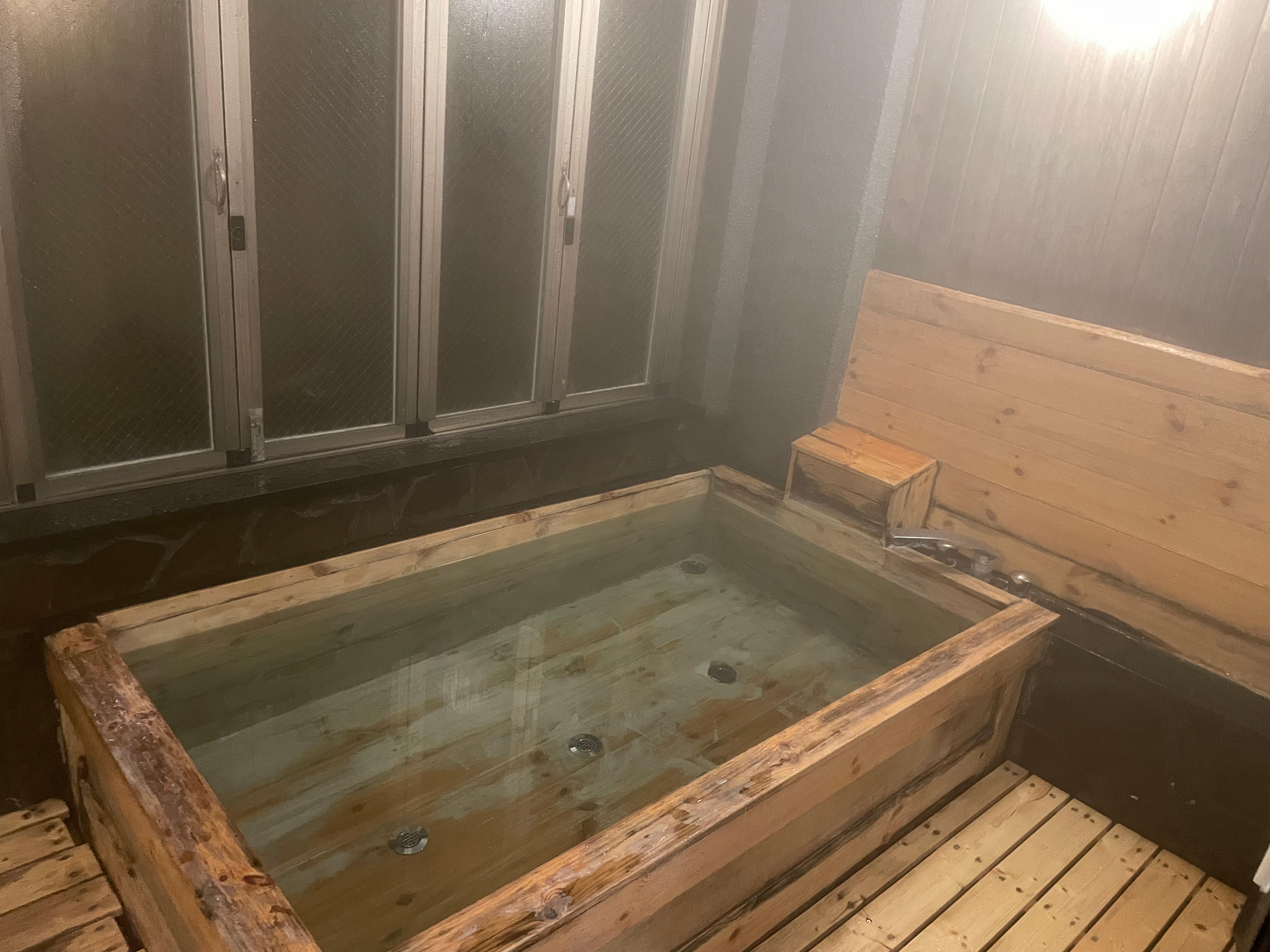 Hinoki bath
