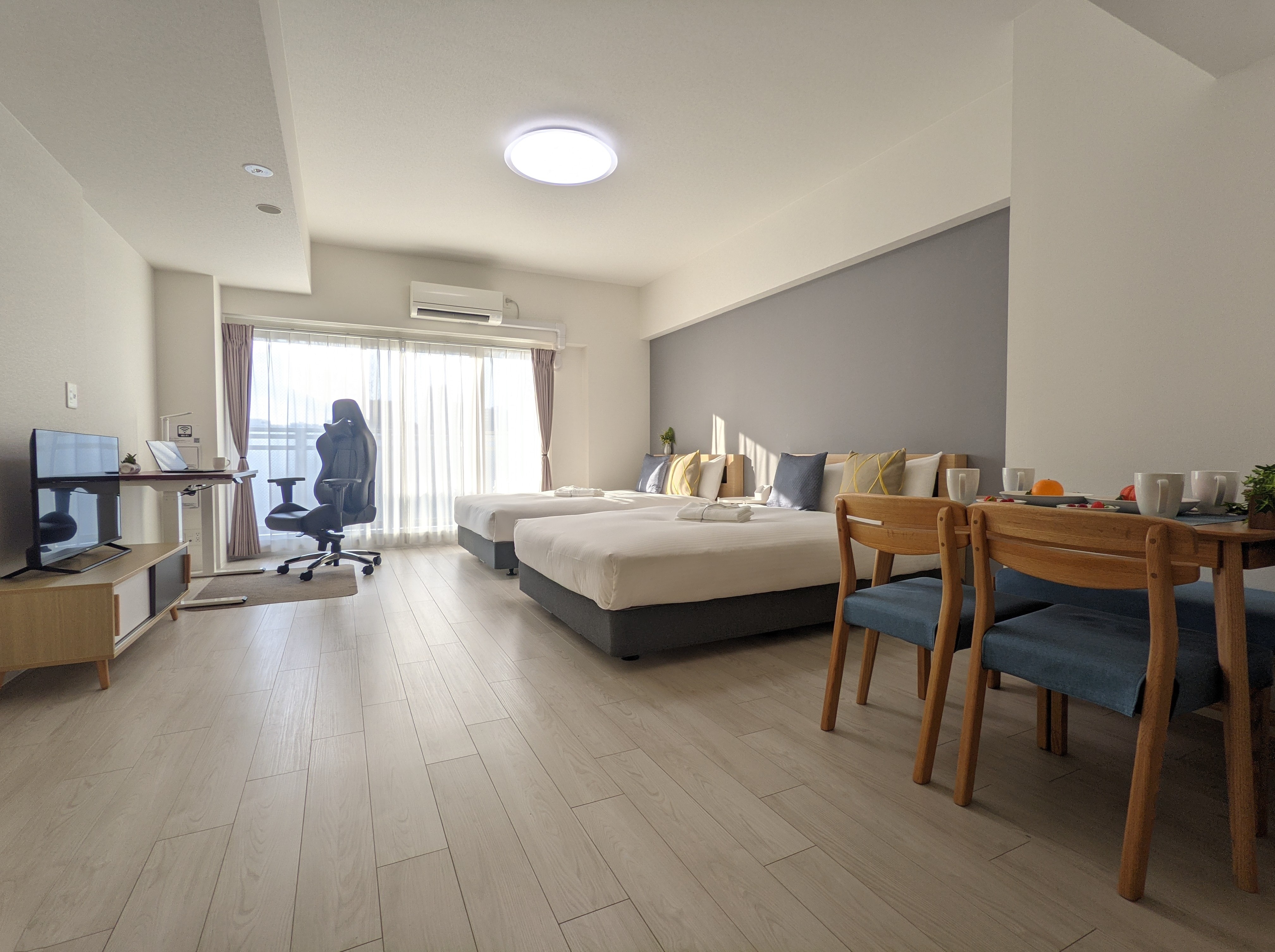 Double bed x2_Desk_High floor