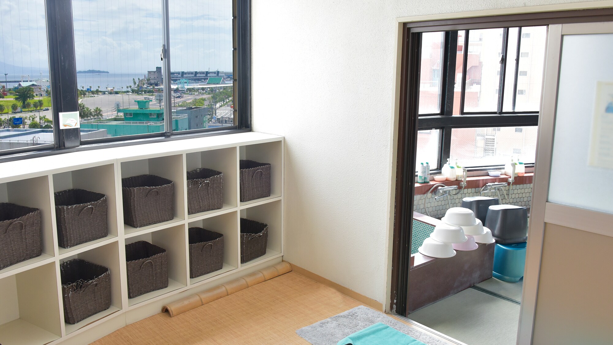 Large bath and changing room