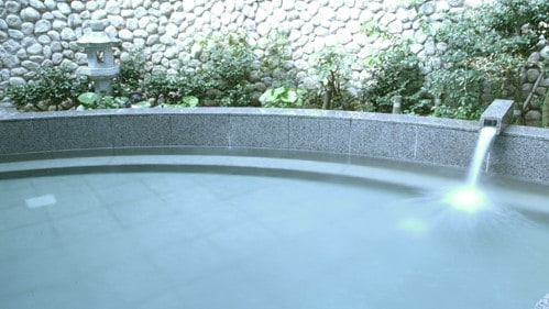 Open-air bath