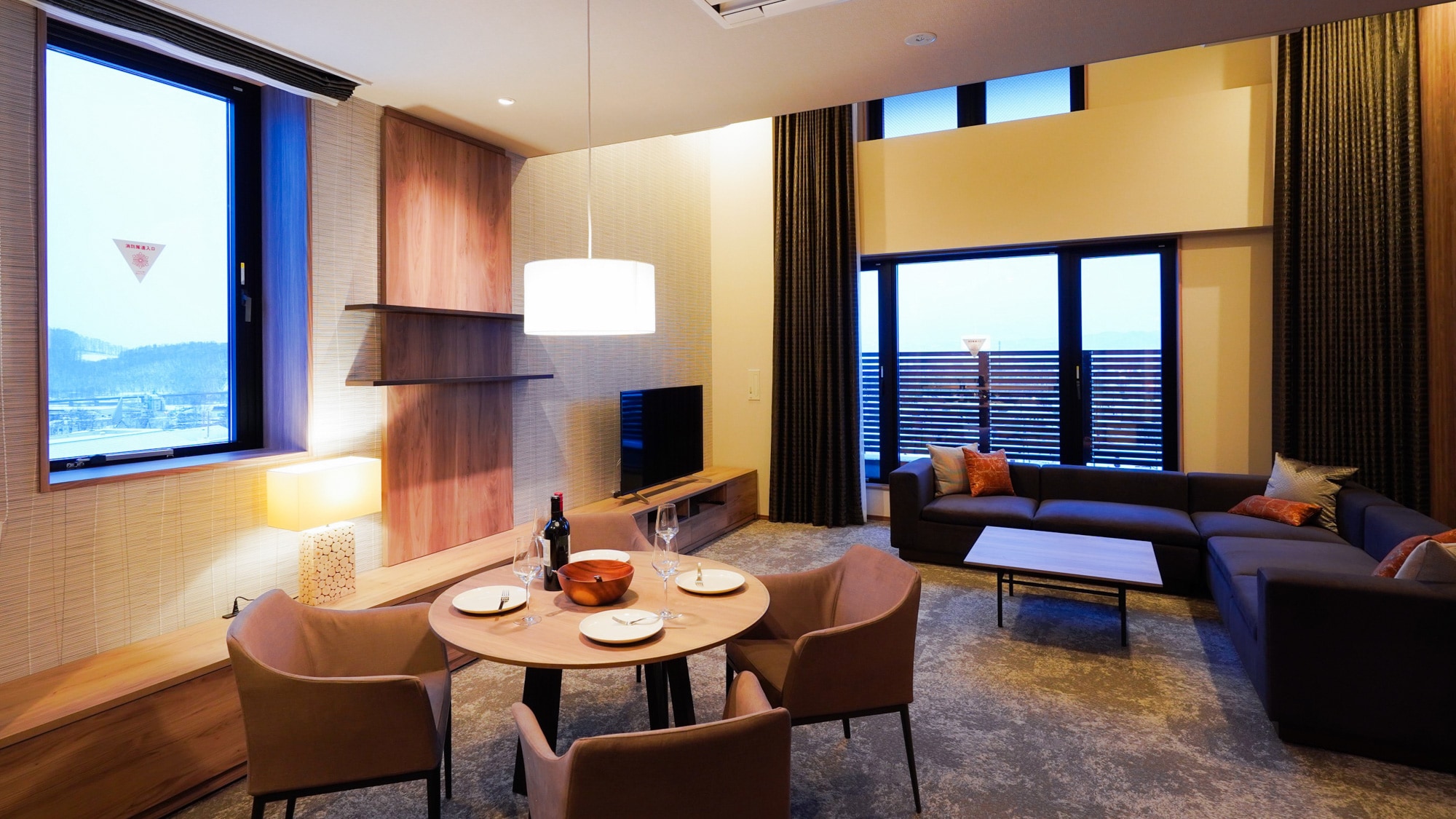 Suite_Living Dining