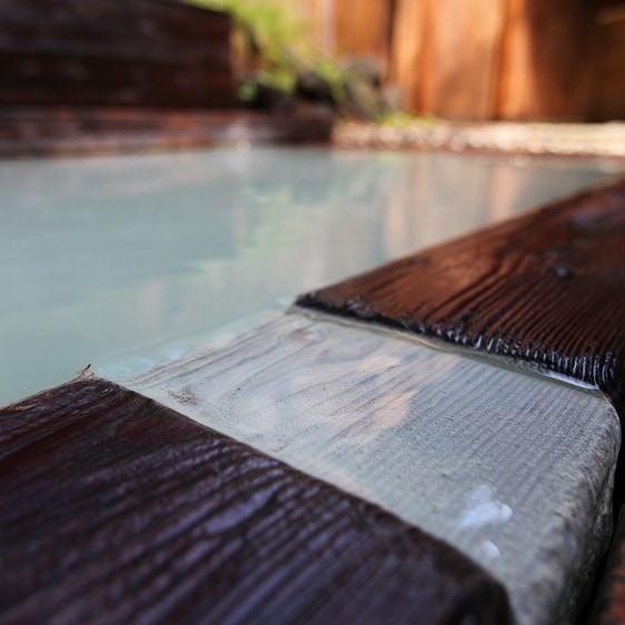 Open-air bath