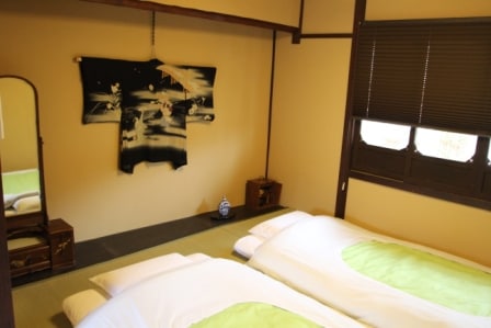 Upstairs room and furnishings...Up to three futons can be laid out. Bedroom#1&display