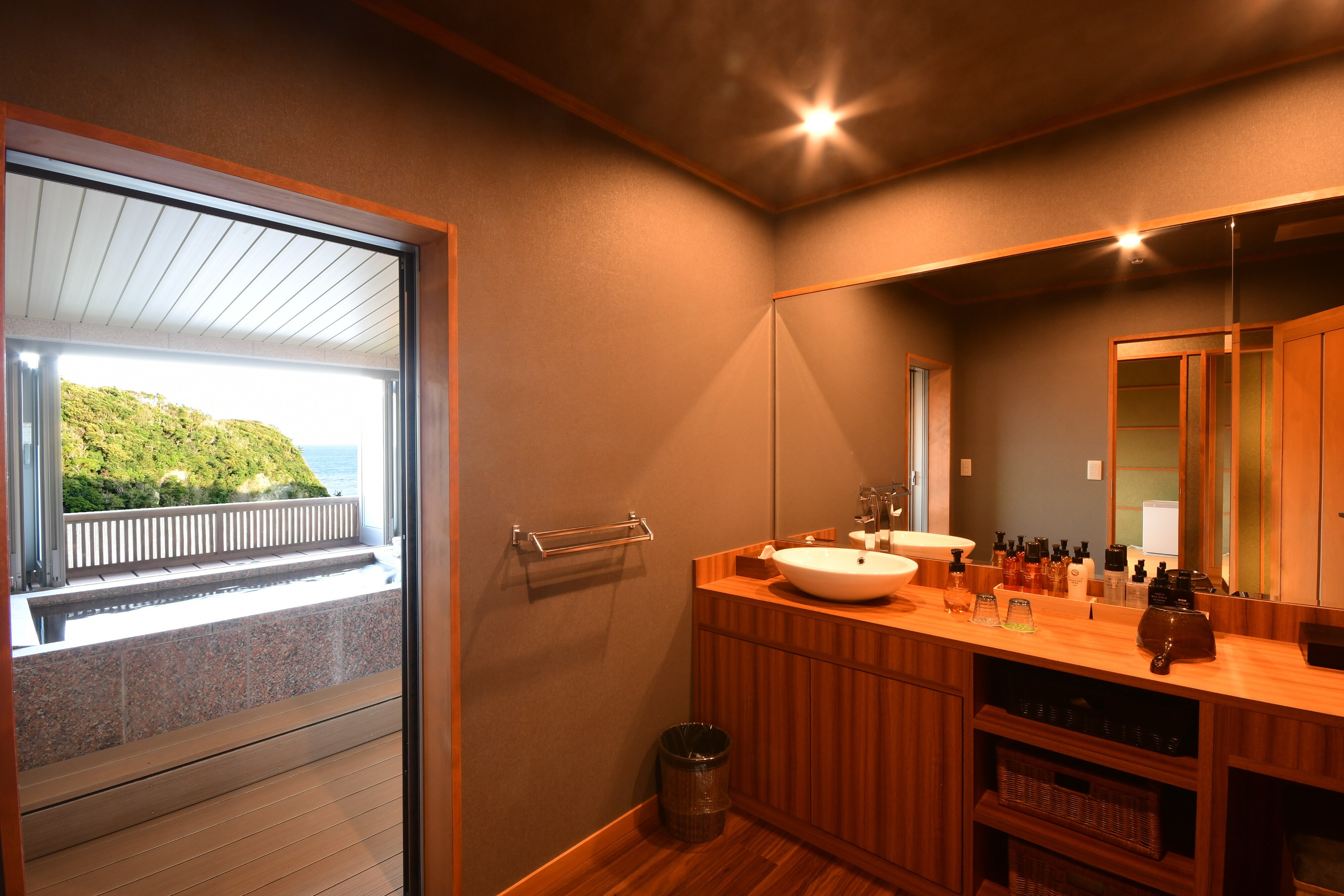 An example of a deluxe suite