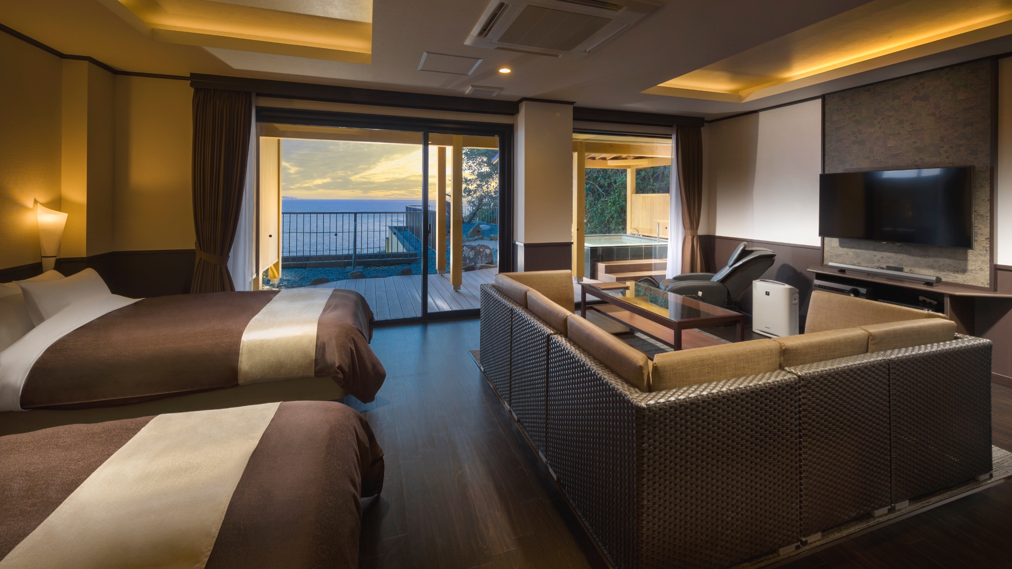 [Furari] An example of a Japanese-Western style room with an open-air bath