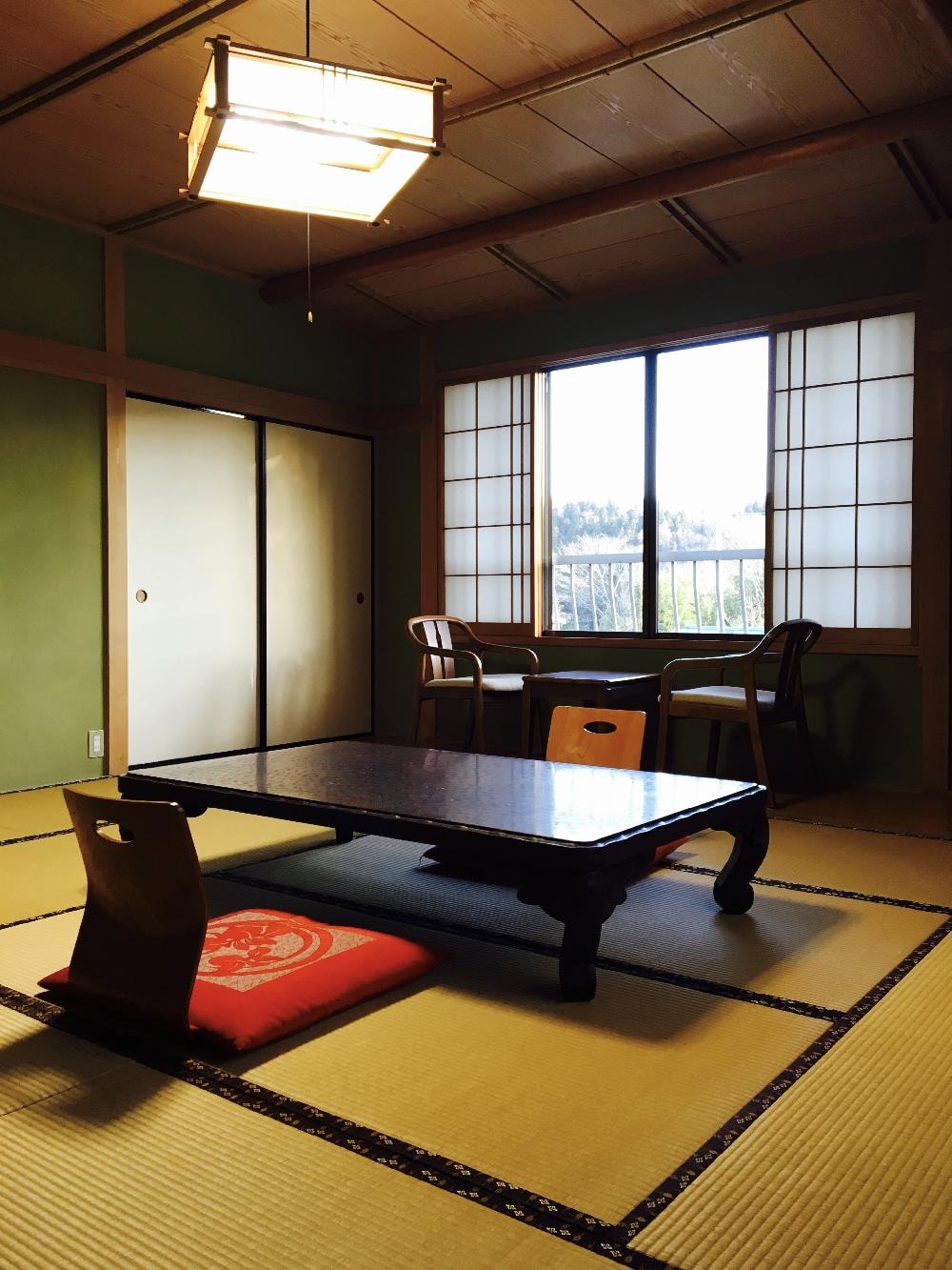 Japanese-style room (10 tatami mats) with toilet