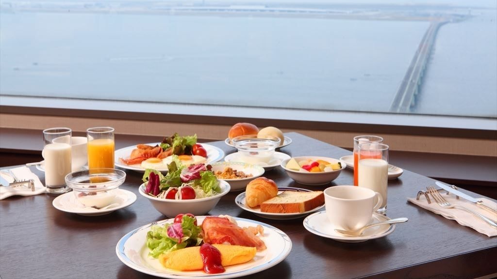 ■早餐 ■54楼 Sky Dining 256“星际之门” ■“早餐自助餐”