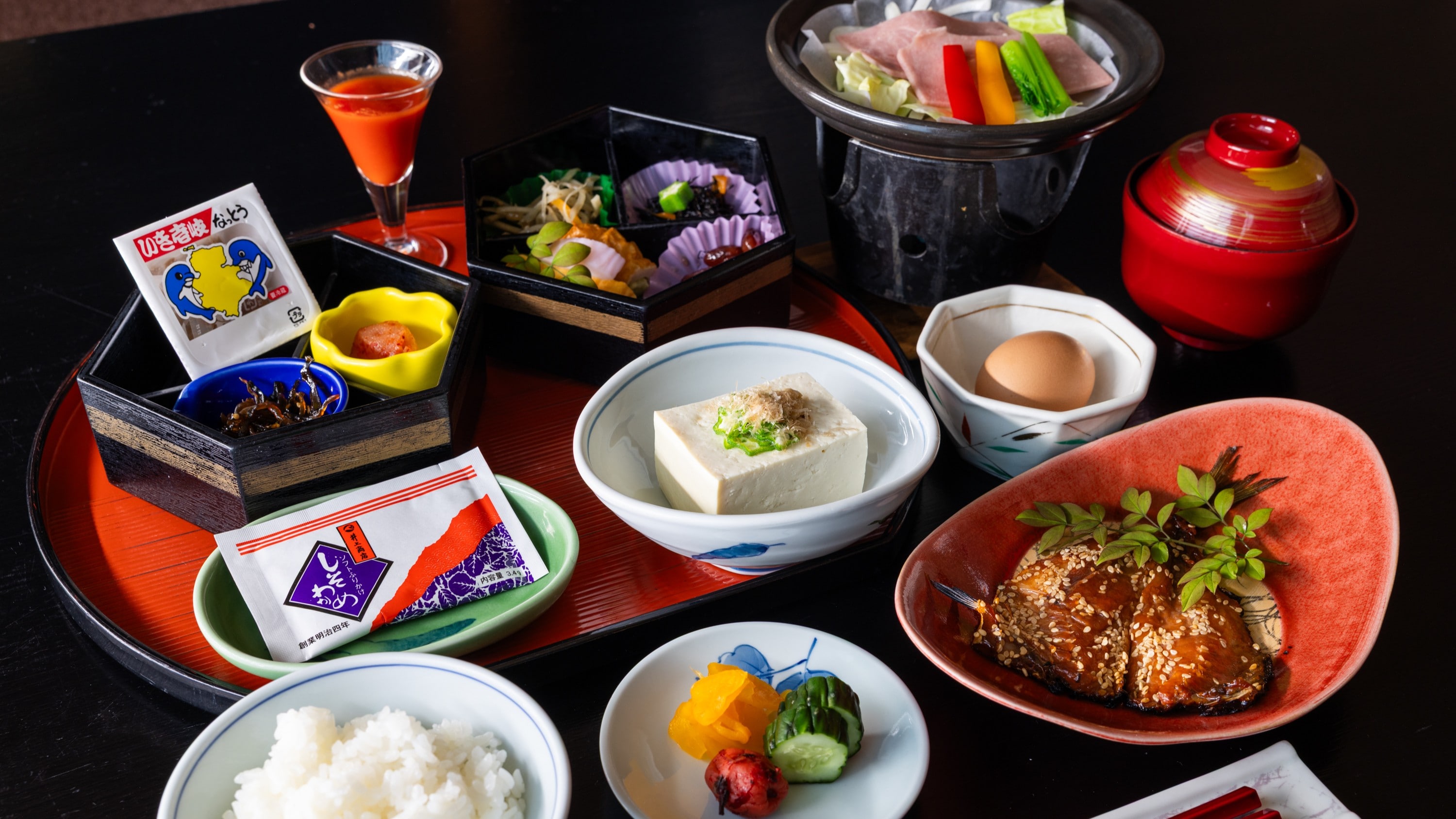 [Breakfast] Packed with energizing Iki side dishes!