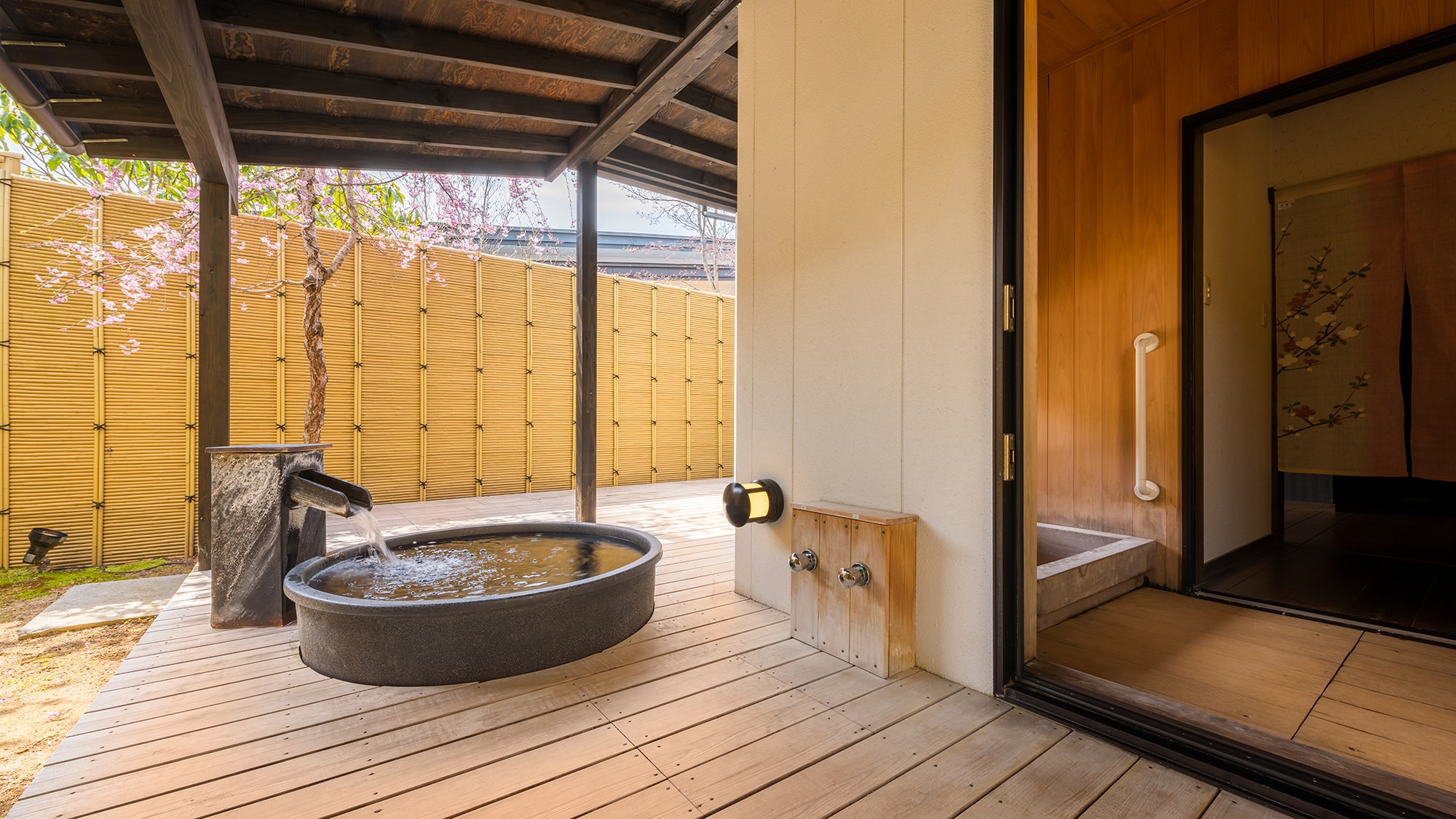 ■Omomoan - Open-air guest room -■ Enjoy the changing of the seasons in a luxurious space where you will not be disturbed by anyone. (Example)