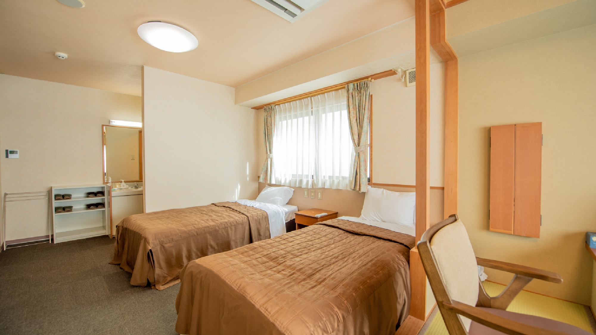 ・Barrier-free room “Toki no Ma” Japanese-style room 4.5 tatami mats + bedroom 4 tatami mats