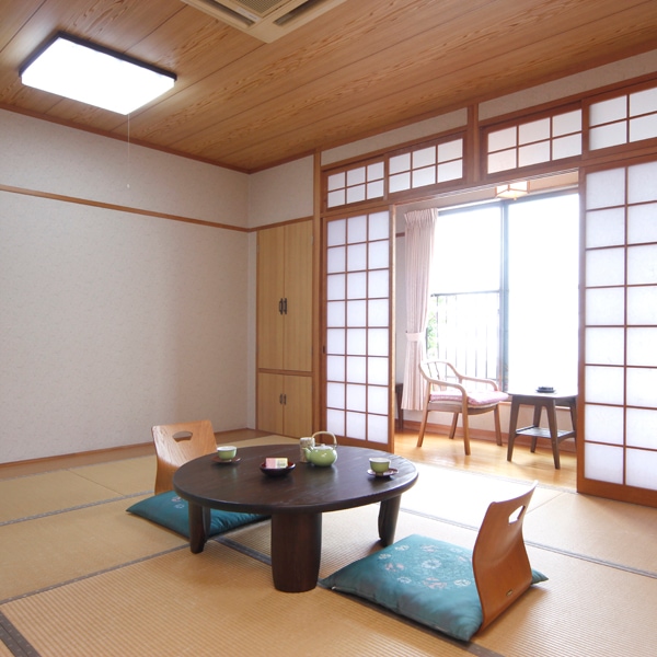 Japanese-style room (10 tatami mats)