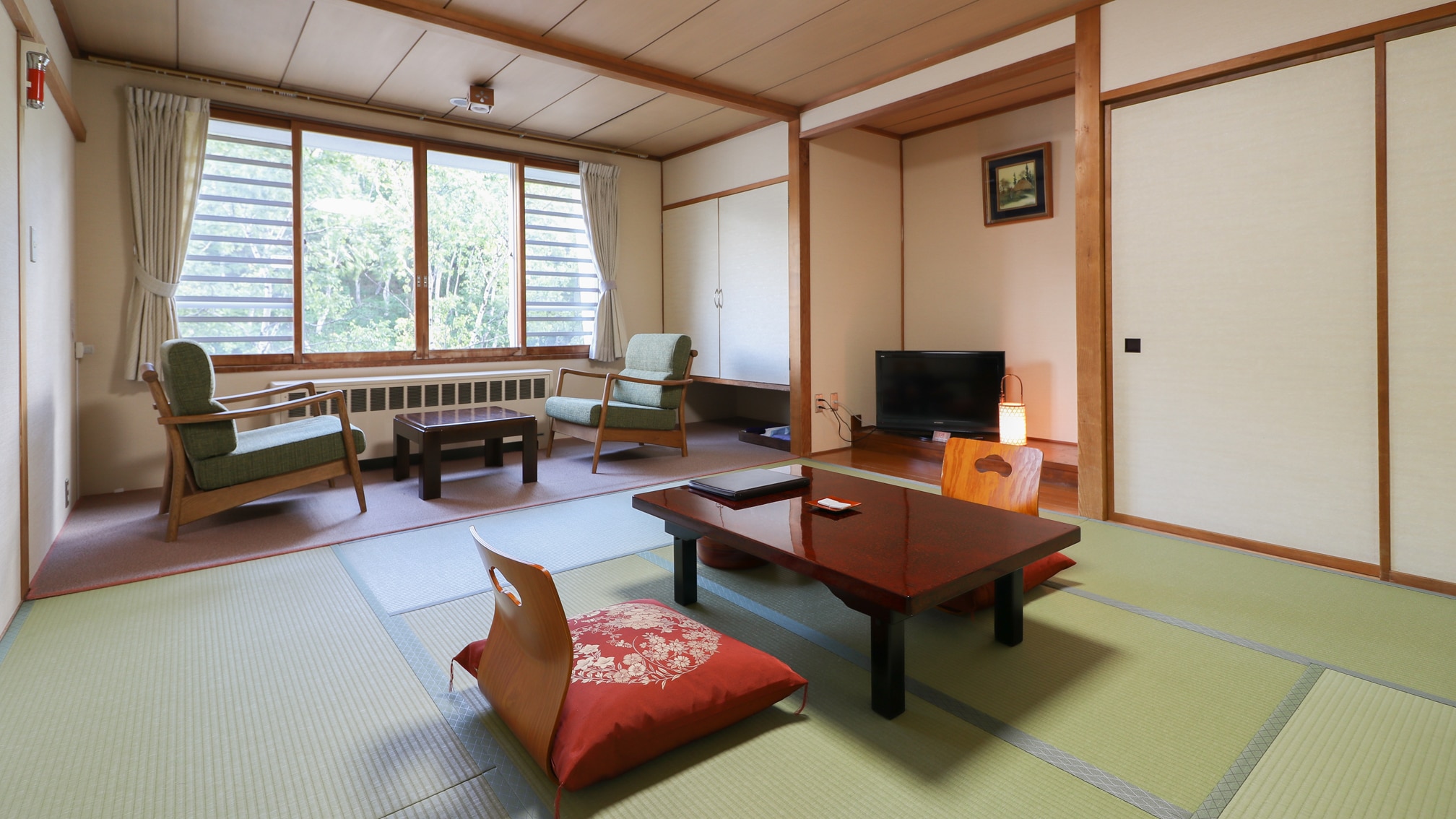 Japanese-style room (8 tatami mats) / Example