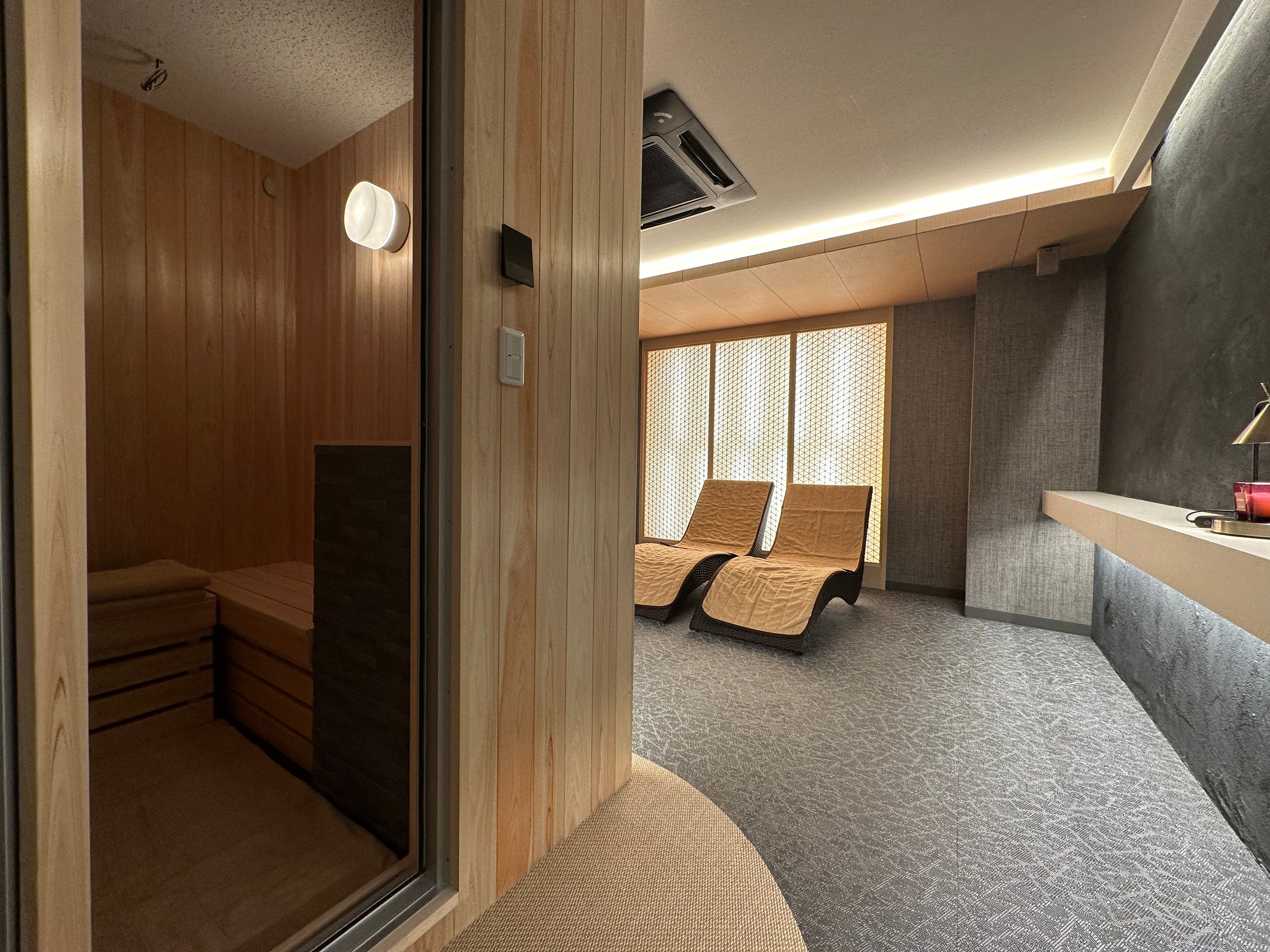 Royal Room / Sauna Example 705