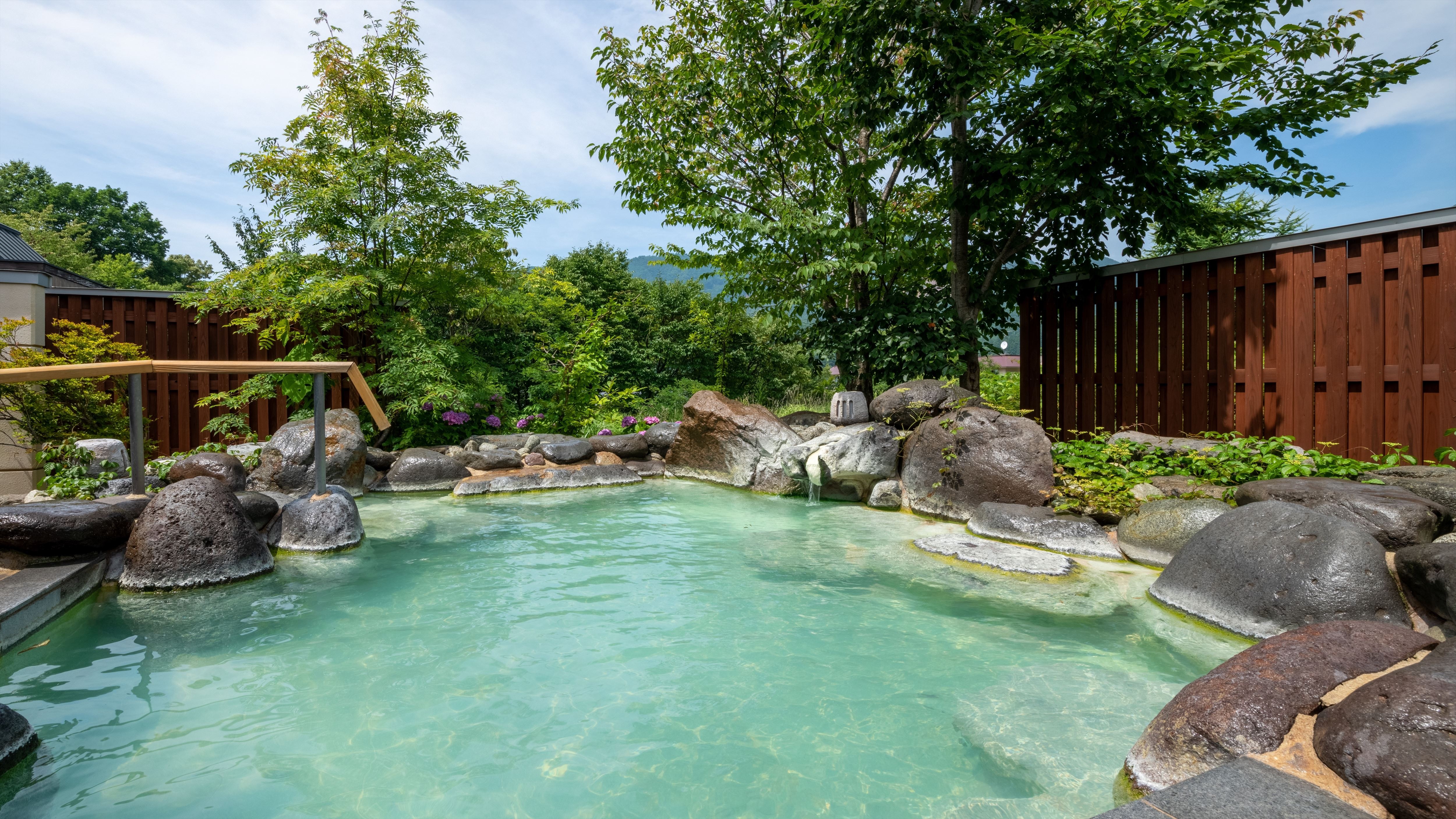 Away bath Hyakuhachi / Open-air bath