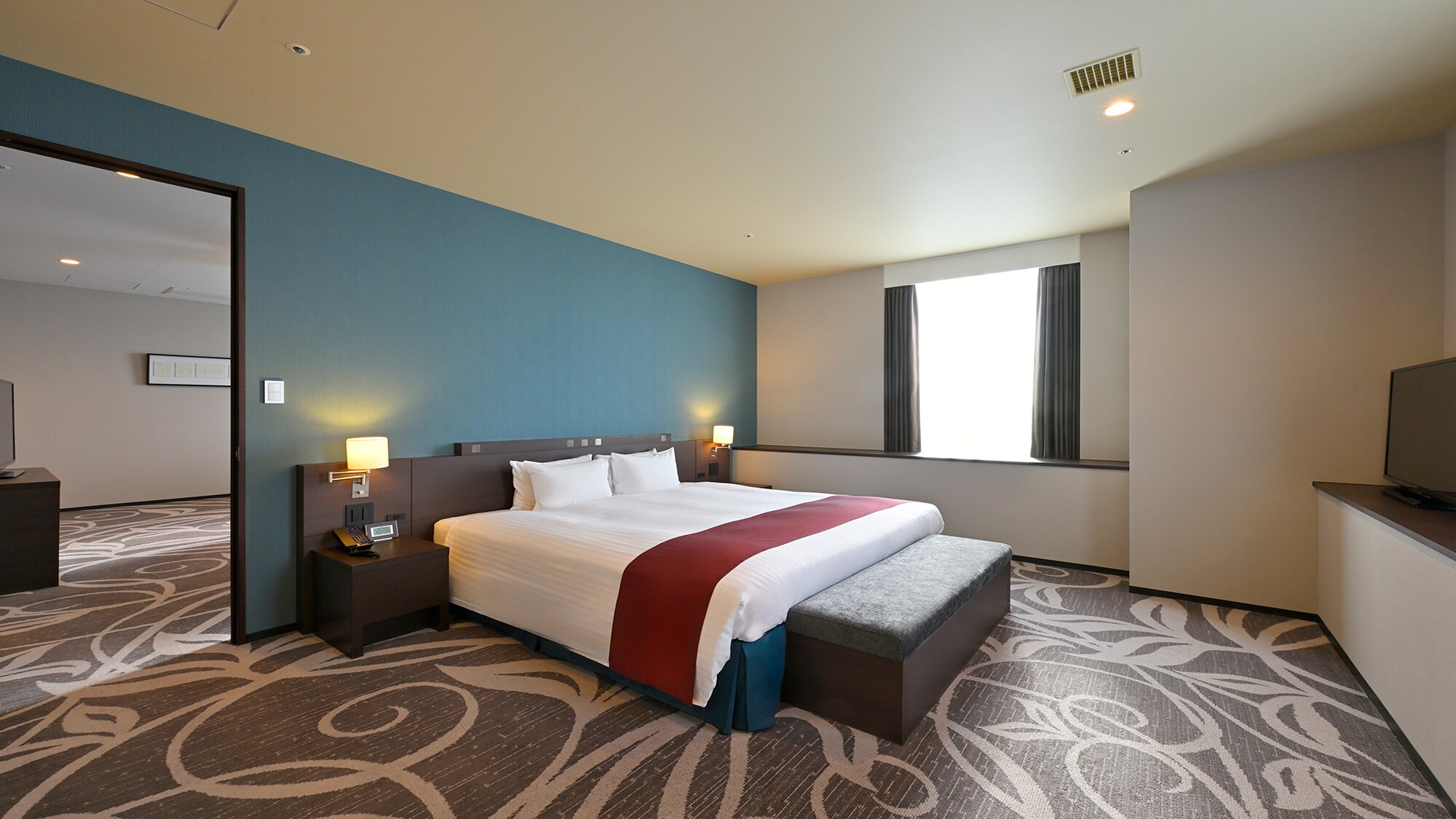 ห้องสวีทมุมเตียงคู่