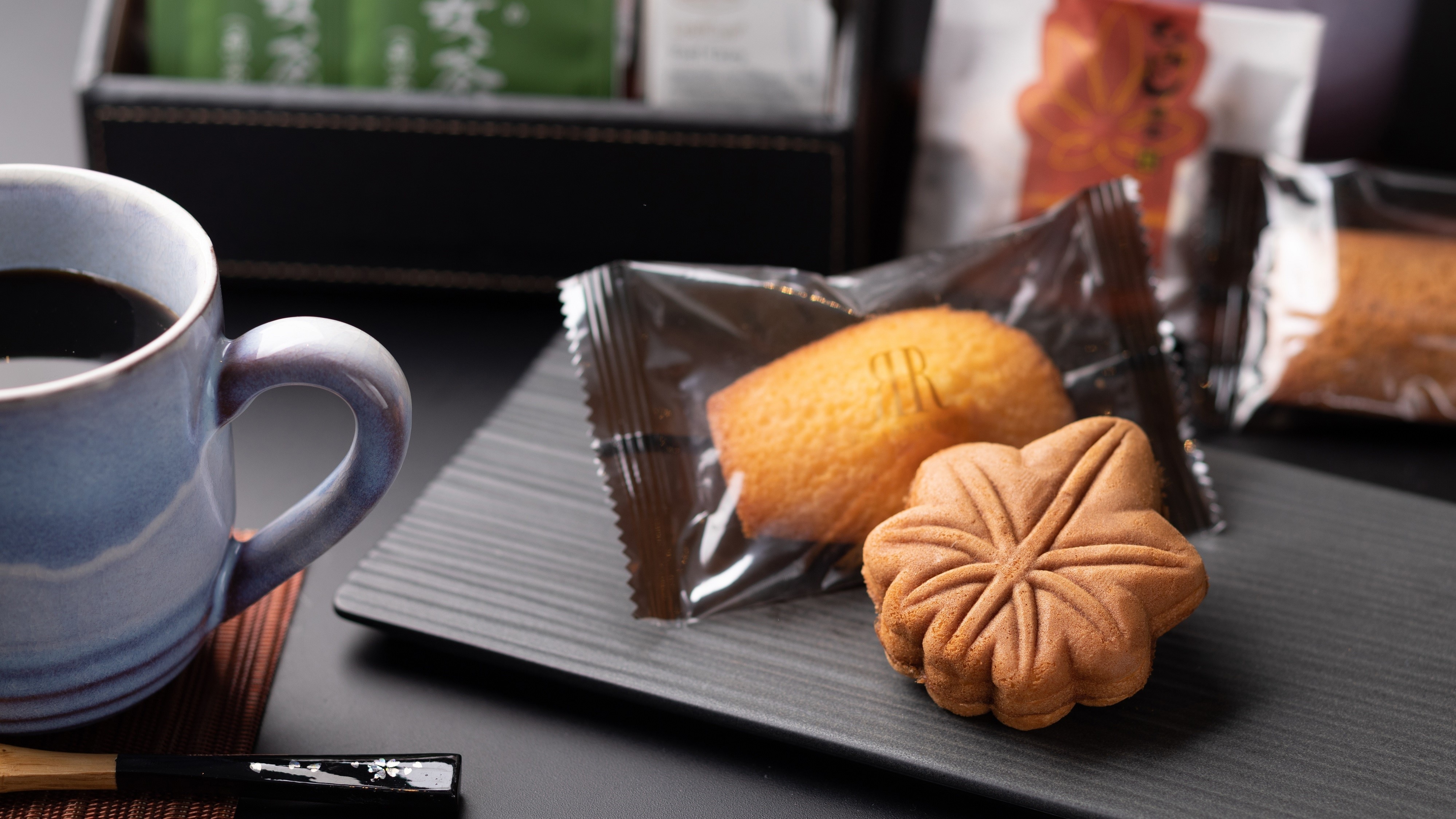 Executive floor tea set image
