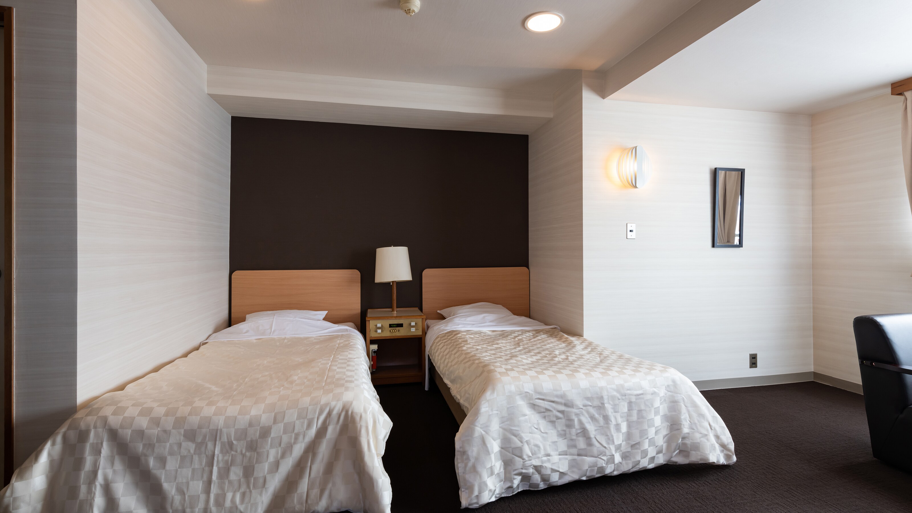 An example of a Japanese-Western style room in the main building