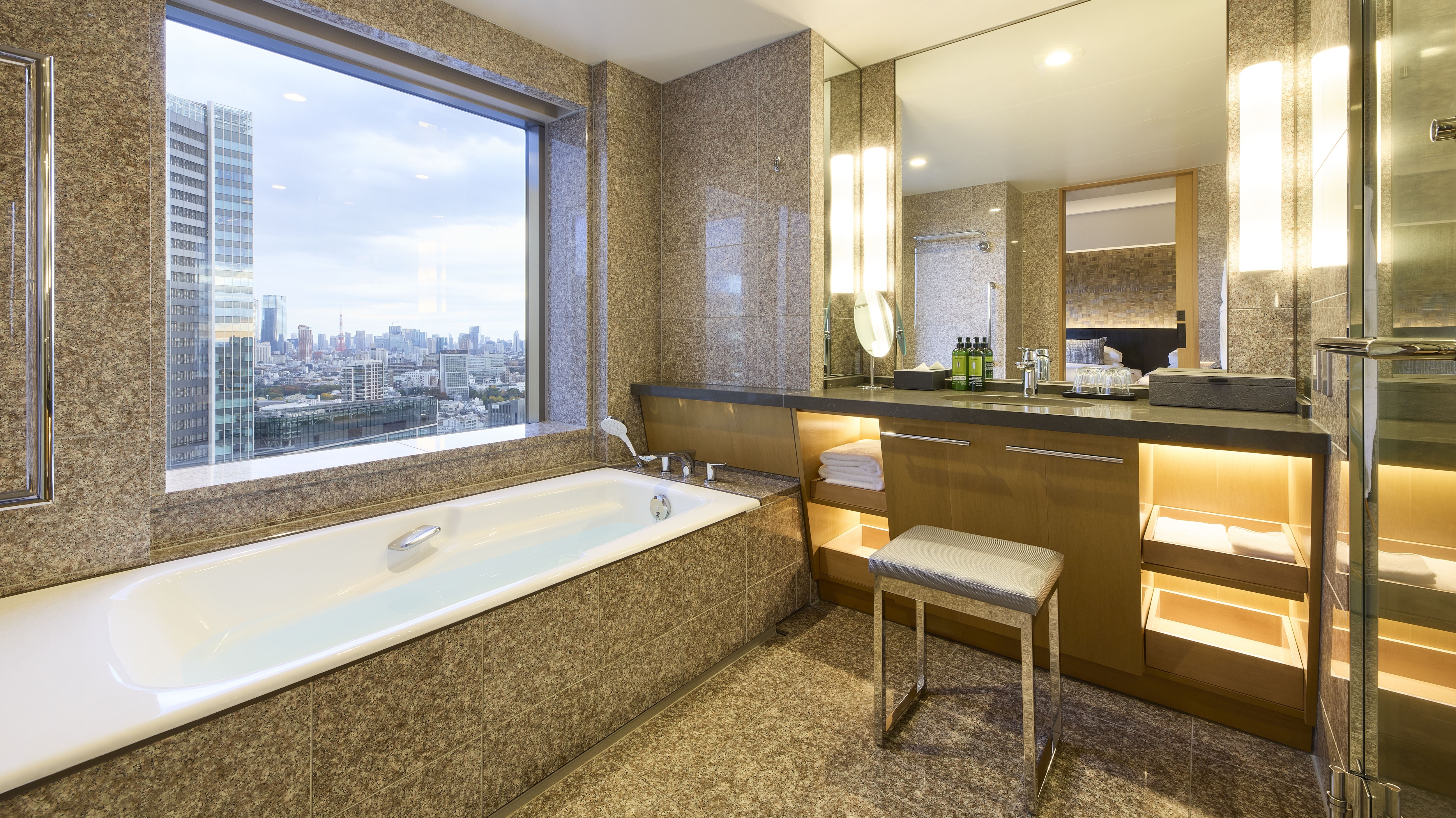 Bathroom Comfort Corner Twin