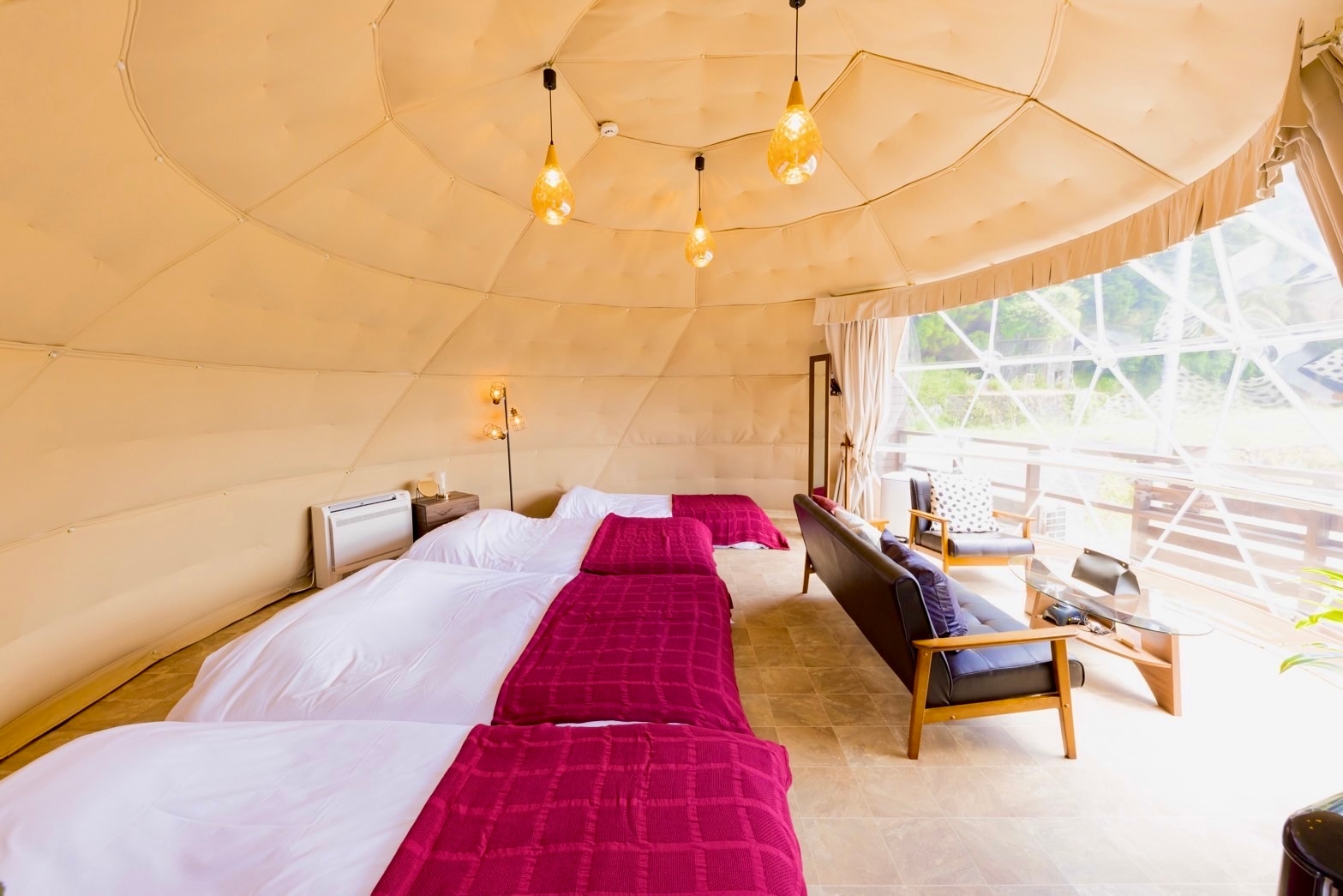 ⑥เต็นท์โดมพร้อมห้องแช่น้ำพุร้อนส่วนตัว - 2 เตียงคู่ 2 เตียงเดี่ยว