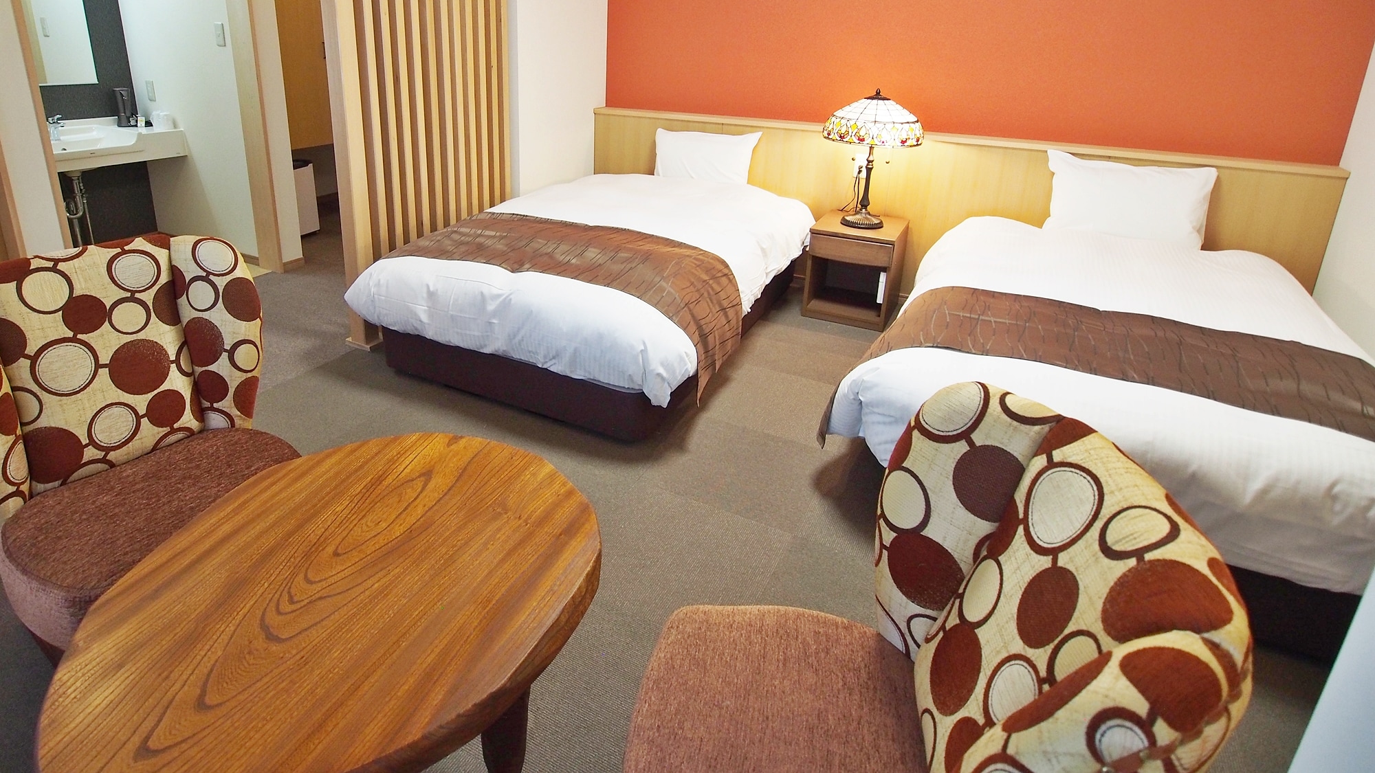 * [Ryokan Building No. 1 B Example] Western-style room with bed-17 square meters <Washing toilet / washroom>