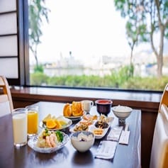 Custom correction photo gallery breakfast