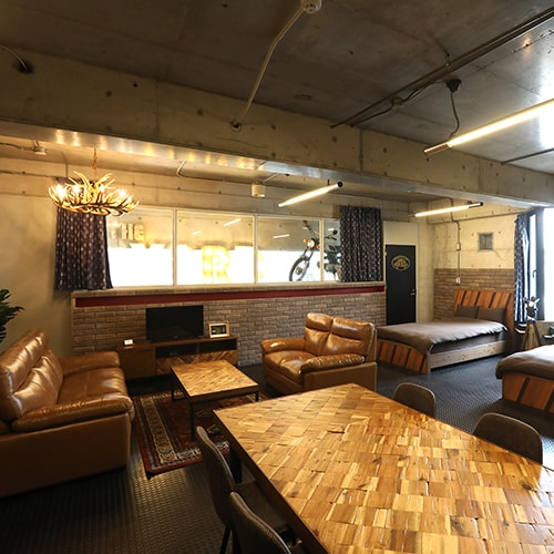 "The Yard" Interior inspired by an American garage