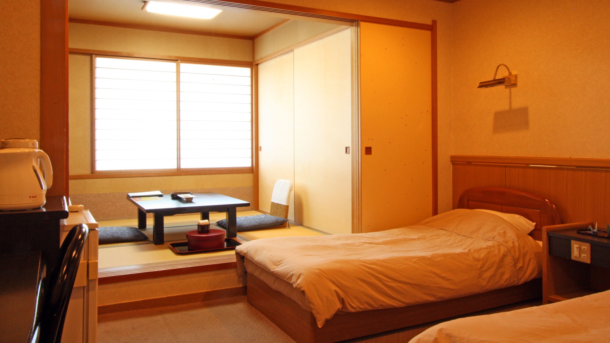 OH_Main building Japanese-Western twin room + 3.5 tatami mats