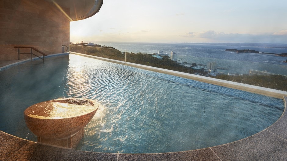 [Open-air bath / sea]