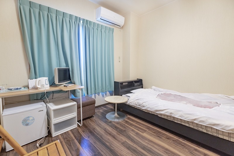 Western-style room example