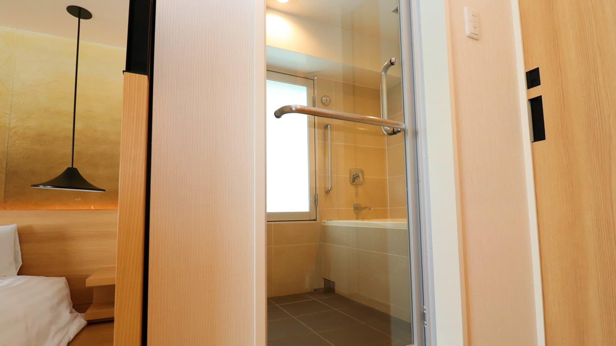 *[Stylish Twin L] Comfortable with separate bath, toilet and vanity space