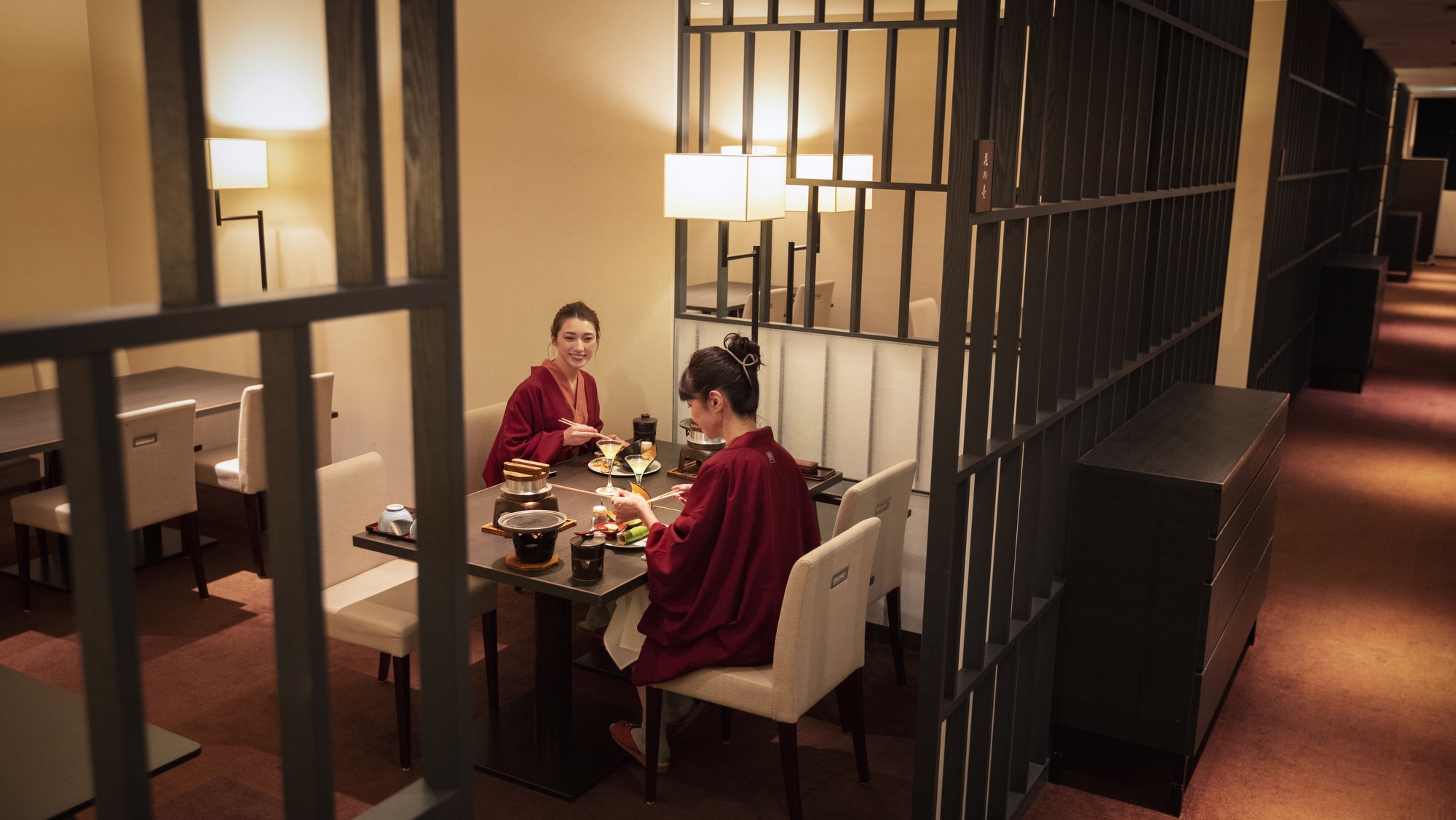 [Nhà hàng Oborozuki] Một không gian thư giãn coi trọng sự riêng tư dù có cảm giác cởi mở