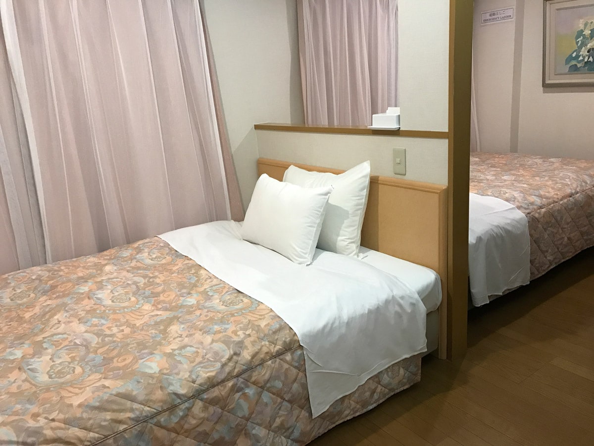 [Non-smoking twin room] Reservations are only accepted by phone. Please feel free to contact us.