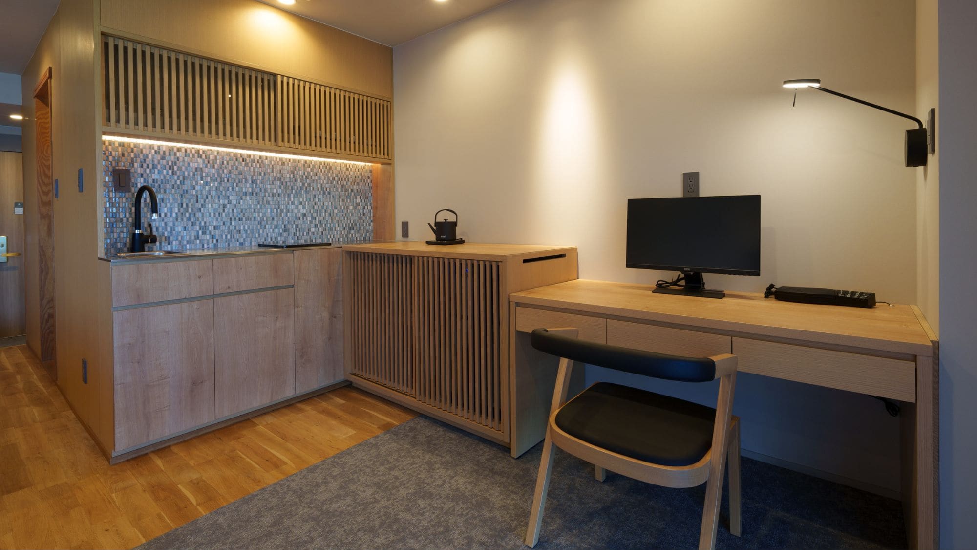 ◆Desain Jepang modern premium | Dilengkapi dengan monitor yang dapat dihubungkan ke komputer, sehingga ideal untuk workation (bekerja sambil berlibur)