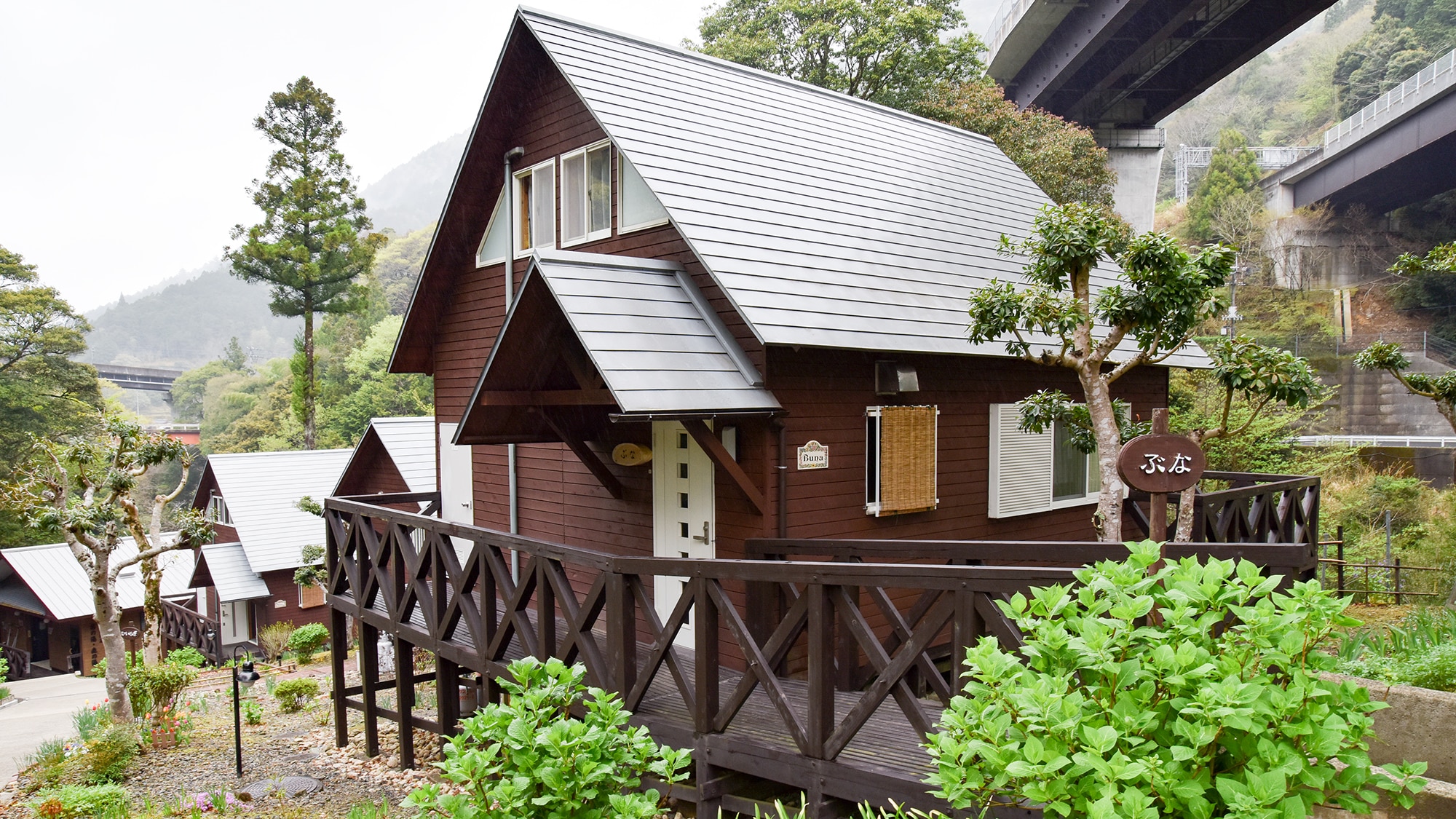* 山间小屋风格小屋 [5 张床 + 2 蒲团]：外观