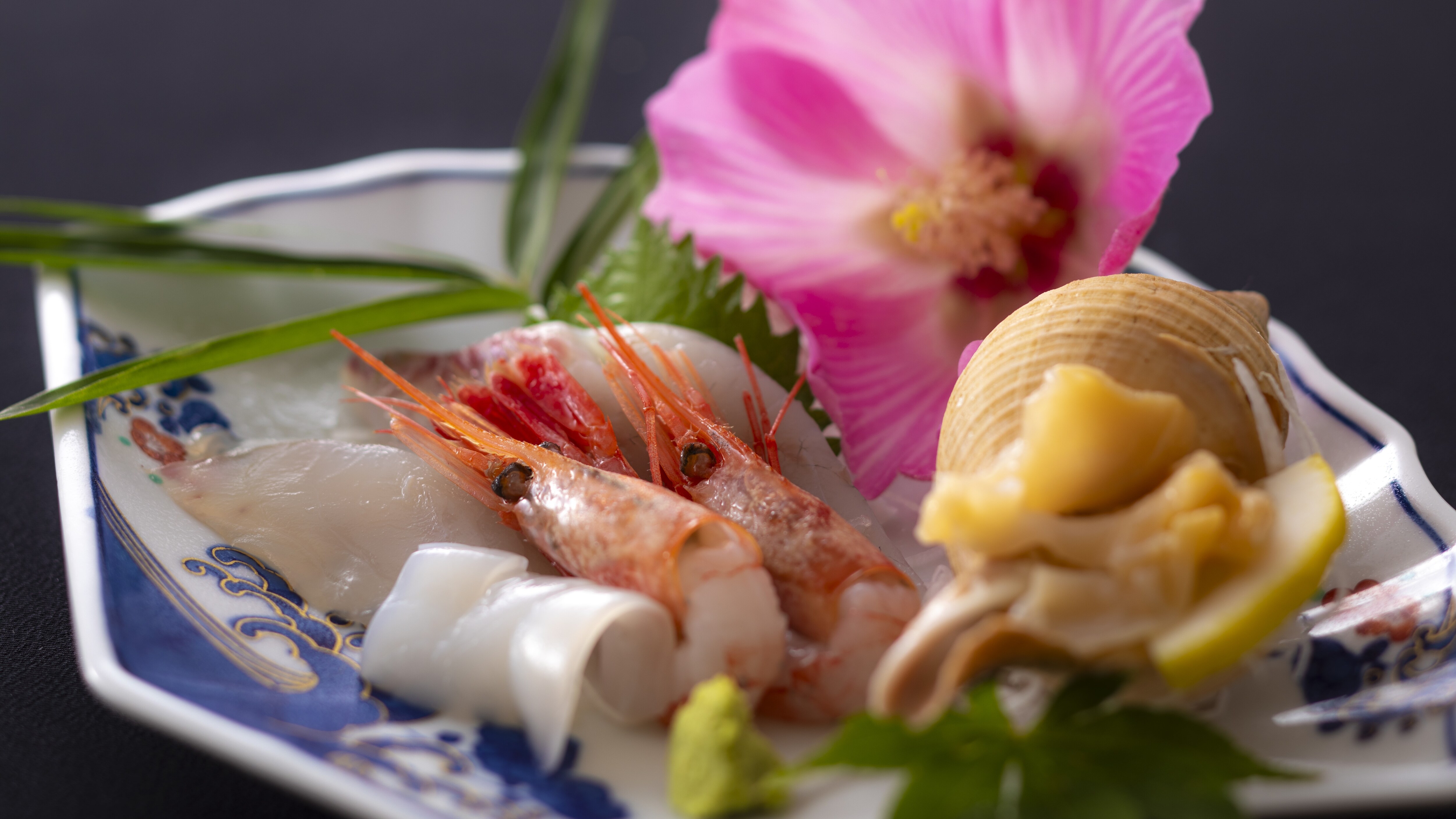 [Sashimi] Sashimi được làm từ cá địa phương ở Tango.